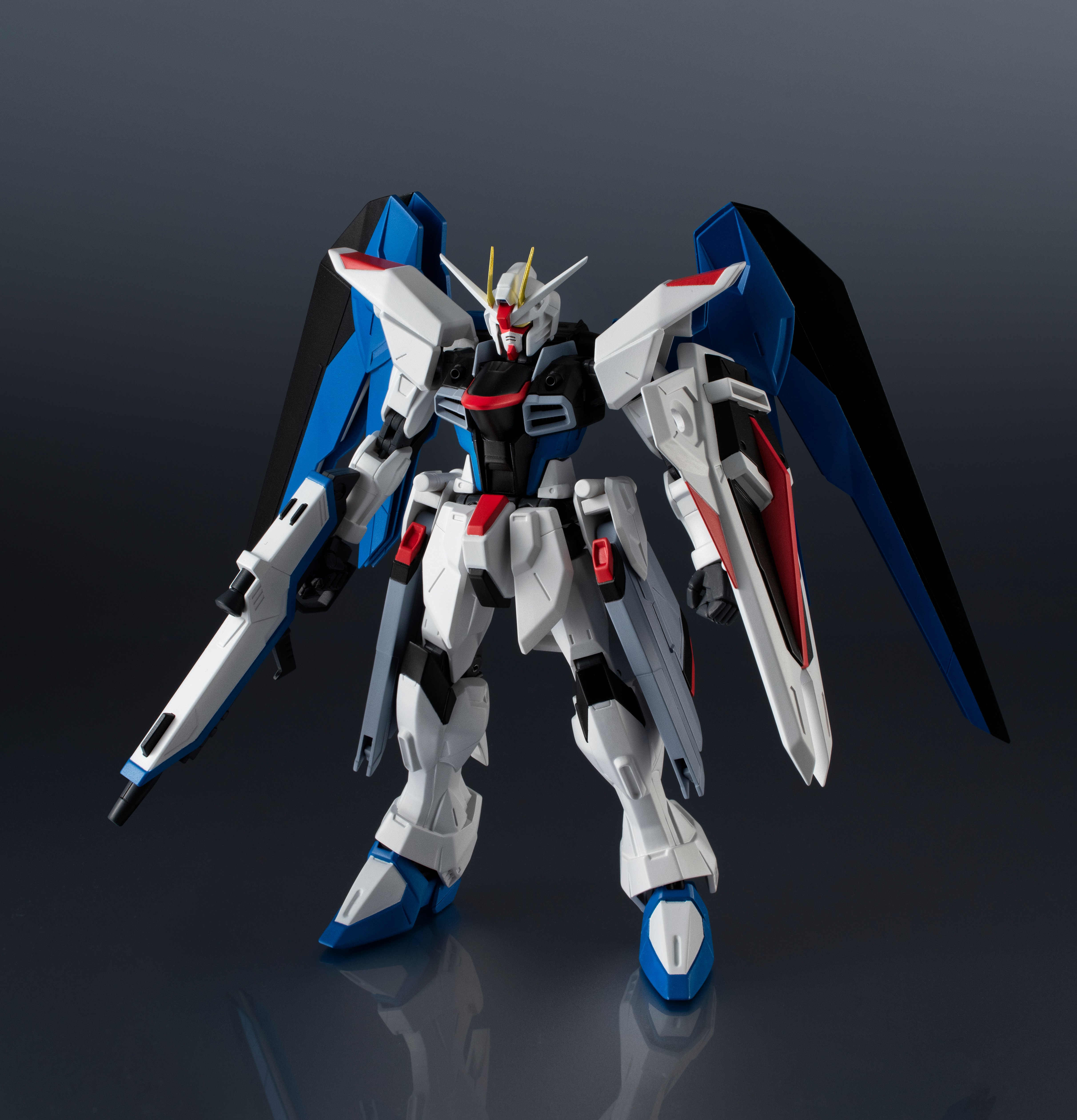 Mobile Suit Gundam SEED Gundam Universe ZGMF-X10A Freedom Gundam (Renewal) Action Figure Gallery Image 3
