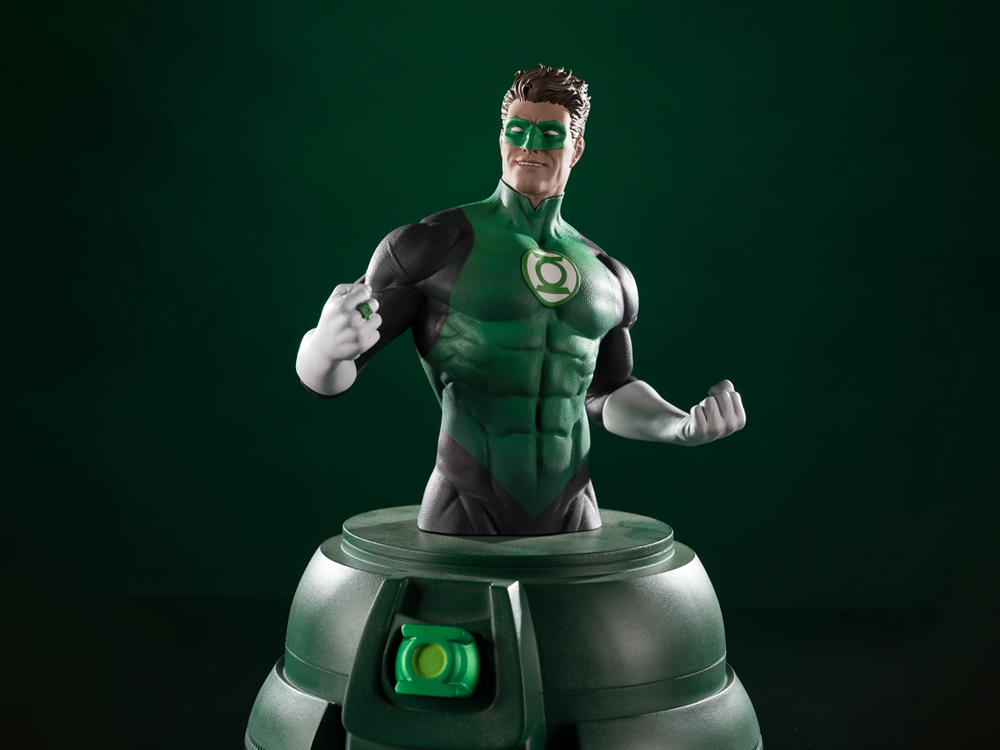 DC Comics Green Lantern (Hal Jordan) Limited Edition Bust with Power Ring 1/1 Scale Replica Gallery Image 1