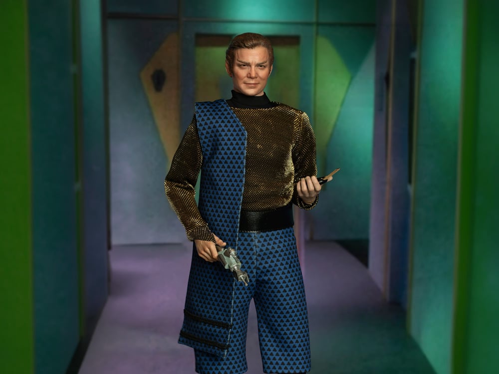 Star Trek: The Original Series Captain James T. Kirk (Romulan Disguise) 1/6 Scale Action Figure Gallery Image 1