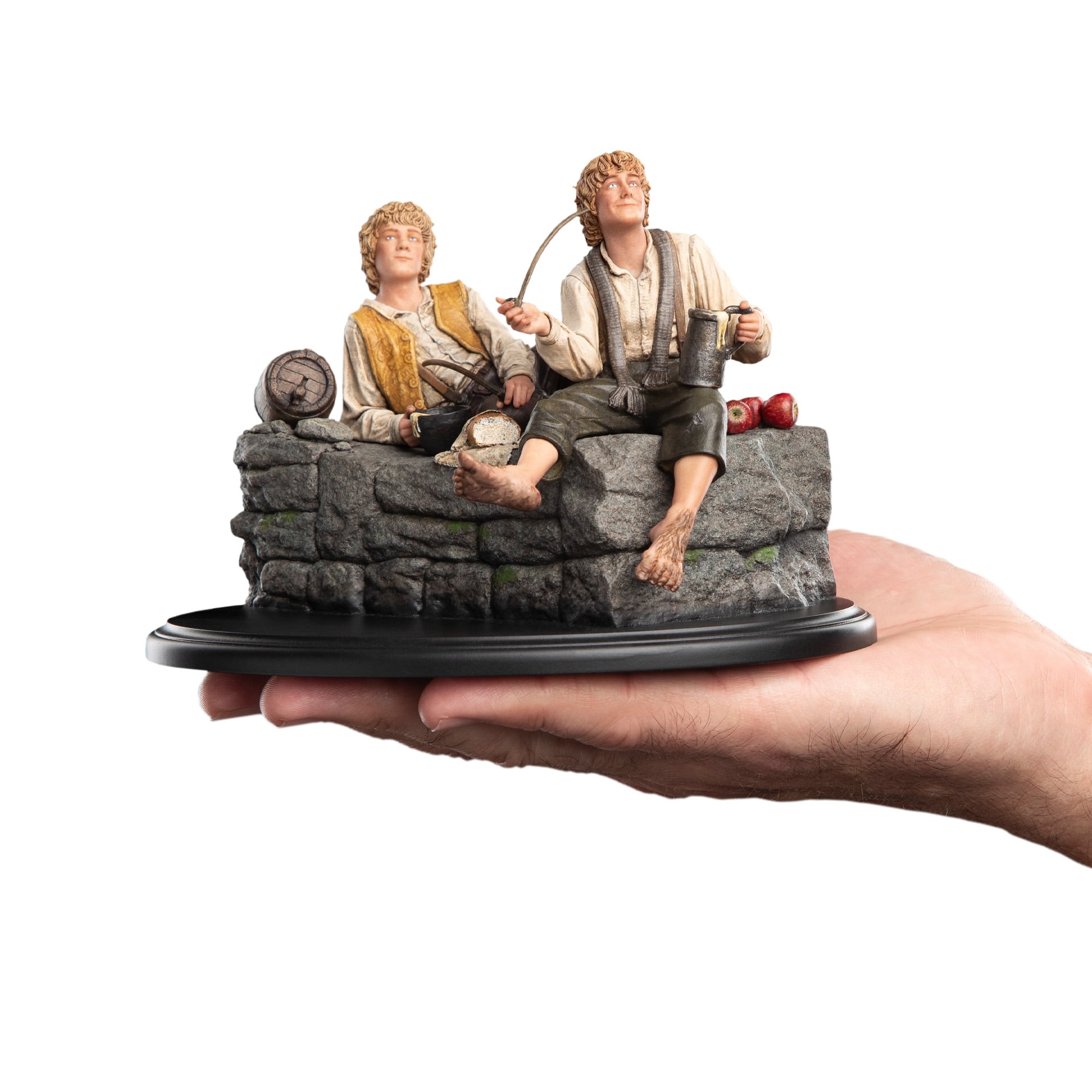 The Lord of the Rings Merry and Pippin Miniature Statue Gallery Image 5