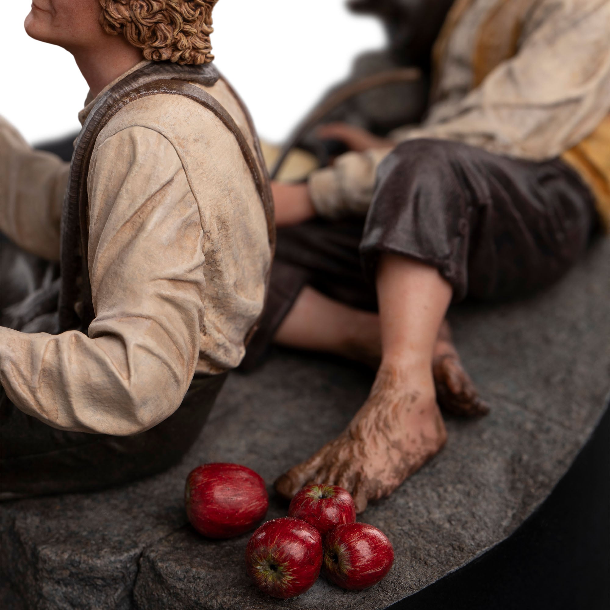 The Lord of the Rings Merry and Pippin Miniature Statue Gallery Image 15