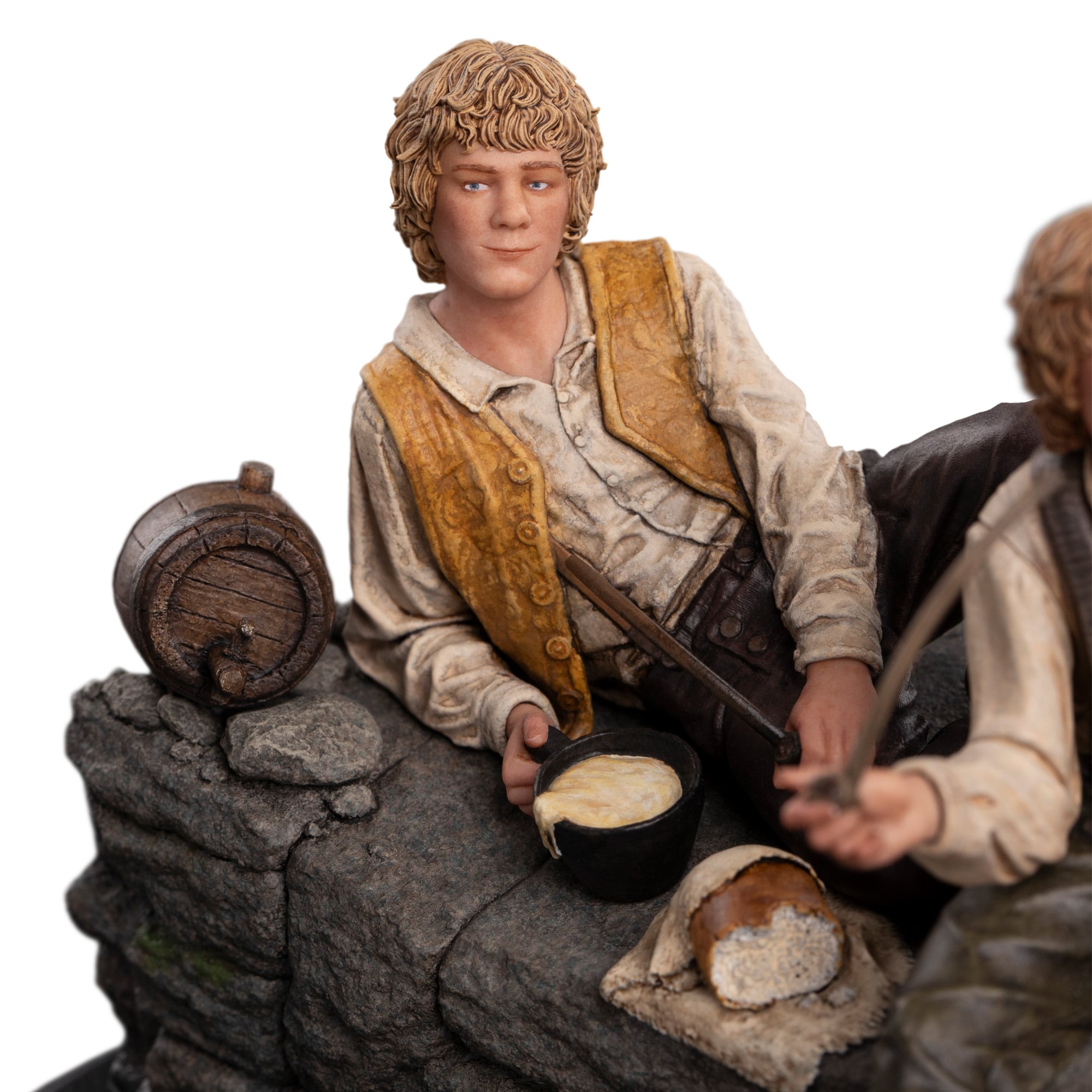 The Lord of the Rings Merry and Pippin Miniature Statue Gallery Image 13