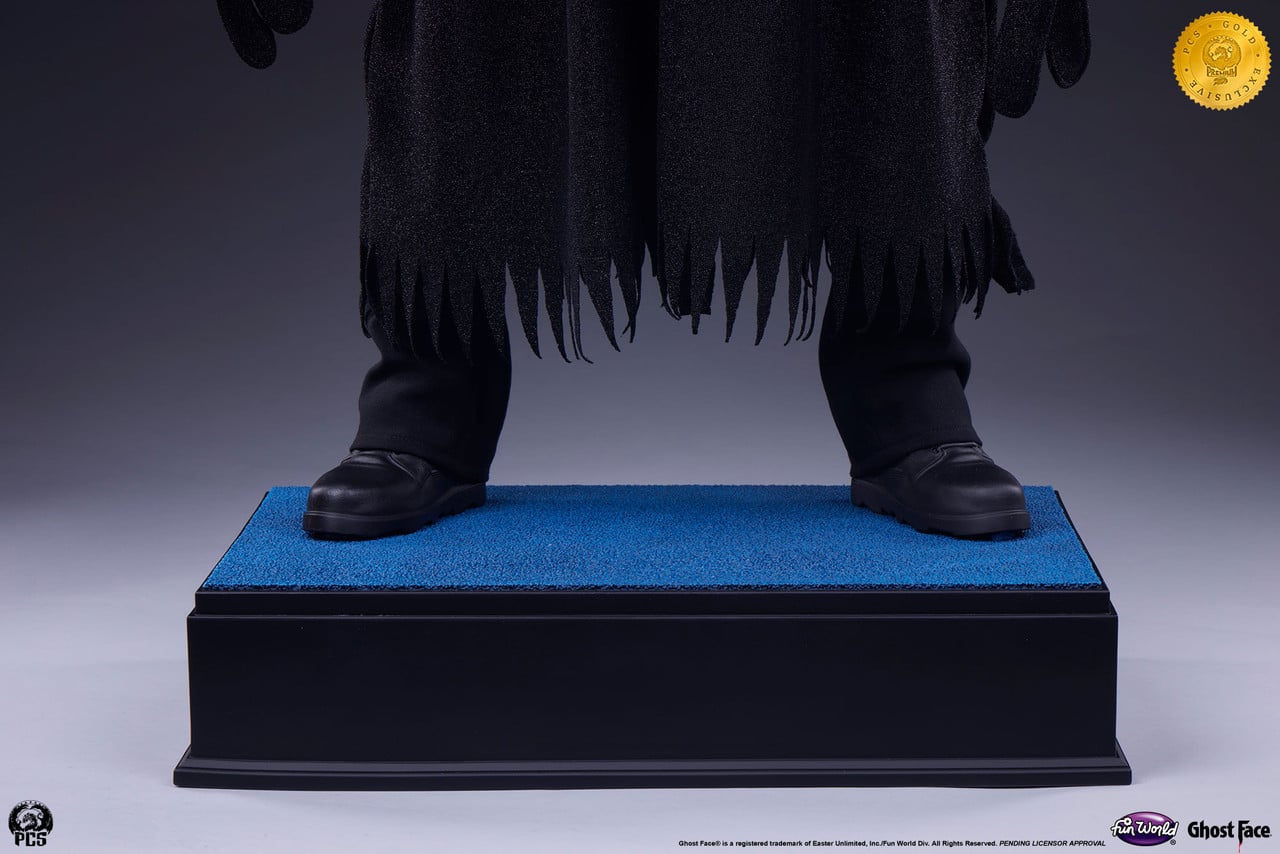 Ghost Face Elite Series Gold EX Edition 1/2 Scale Statue Gallery Image 29