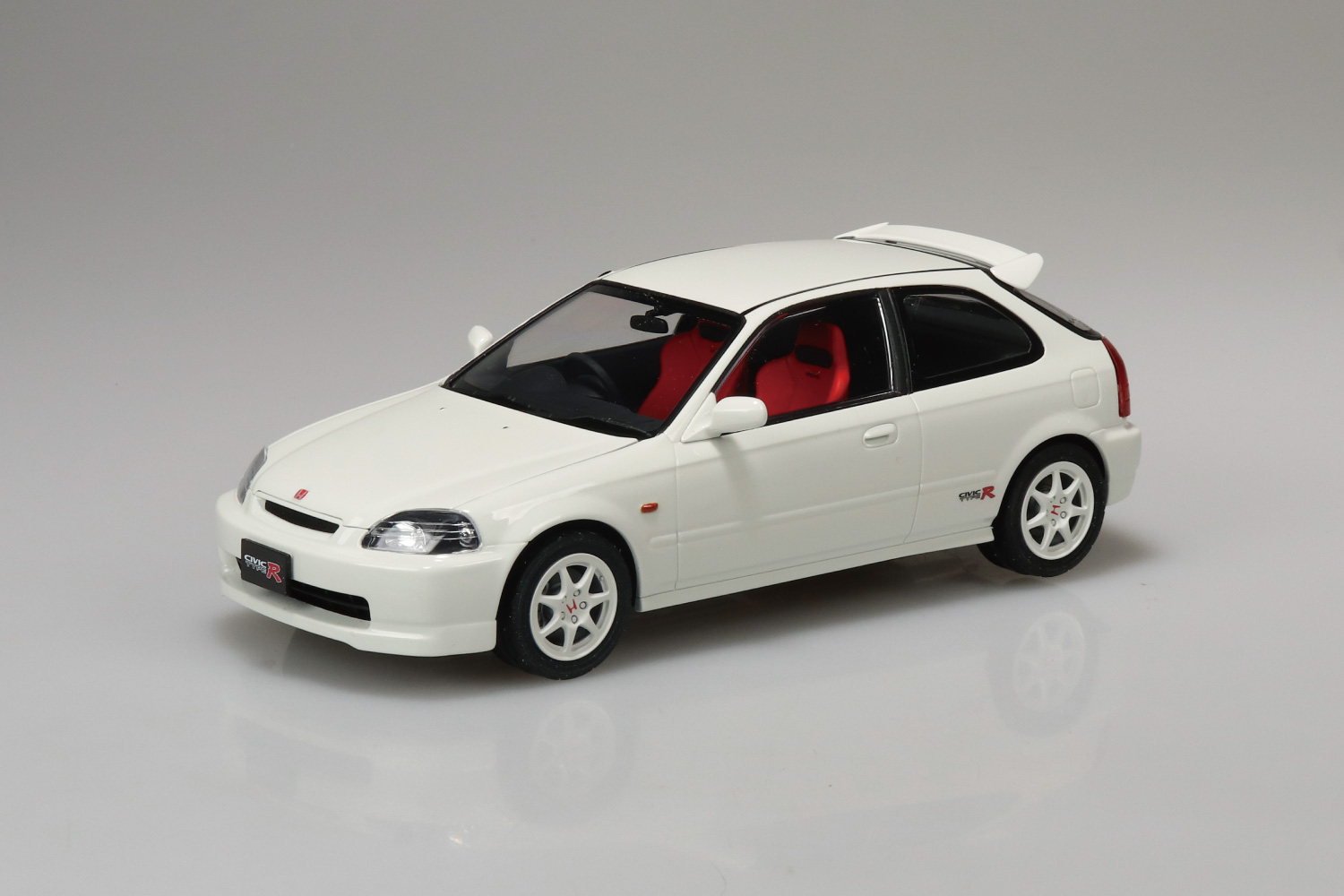 Aoshima Snap Car No.09-CW Honda Civic Type R 1997 (Championship White) 1/24 Scale Model Kit Gallery Image 3