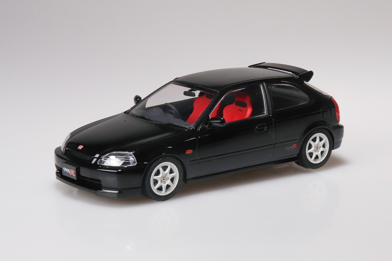 Aoshima Snap Car No.09-SB Honda Civic Type R 1997 (Starlight Black Pearl) 1/24 Scale Model Kit Gallery Image 3