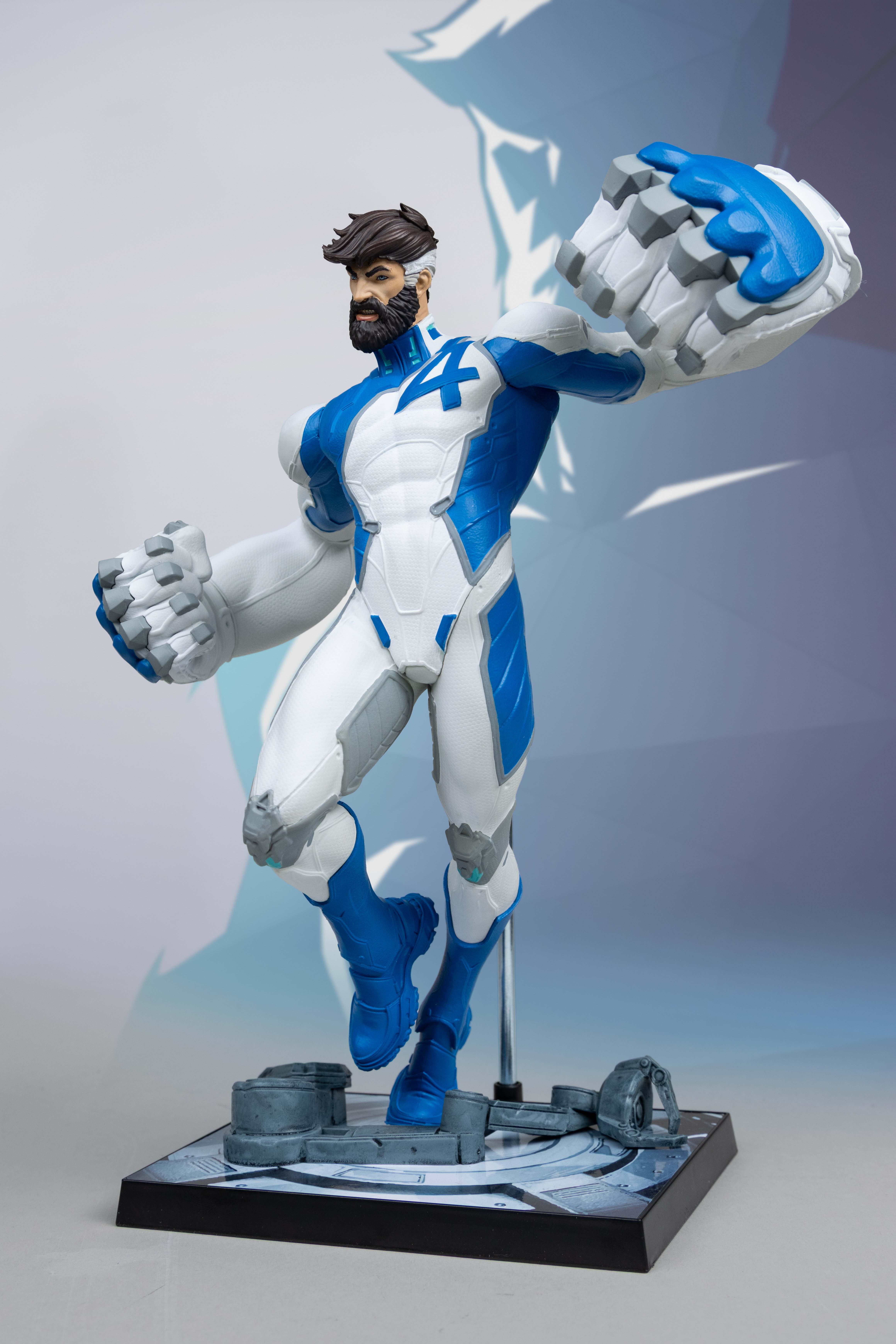 Marvel Rivals Mr. Fantastic 1/6 Scale Figure Gallery Image 5