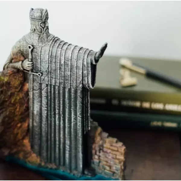 The Lord of the Rings Argonath Bookends Gallery Image 7
