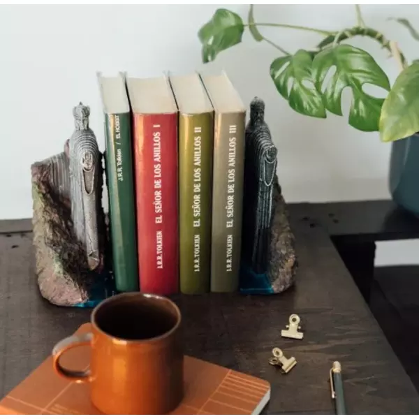 The Lord of the Rings Argonath Bookends Gallery Image 6