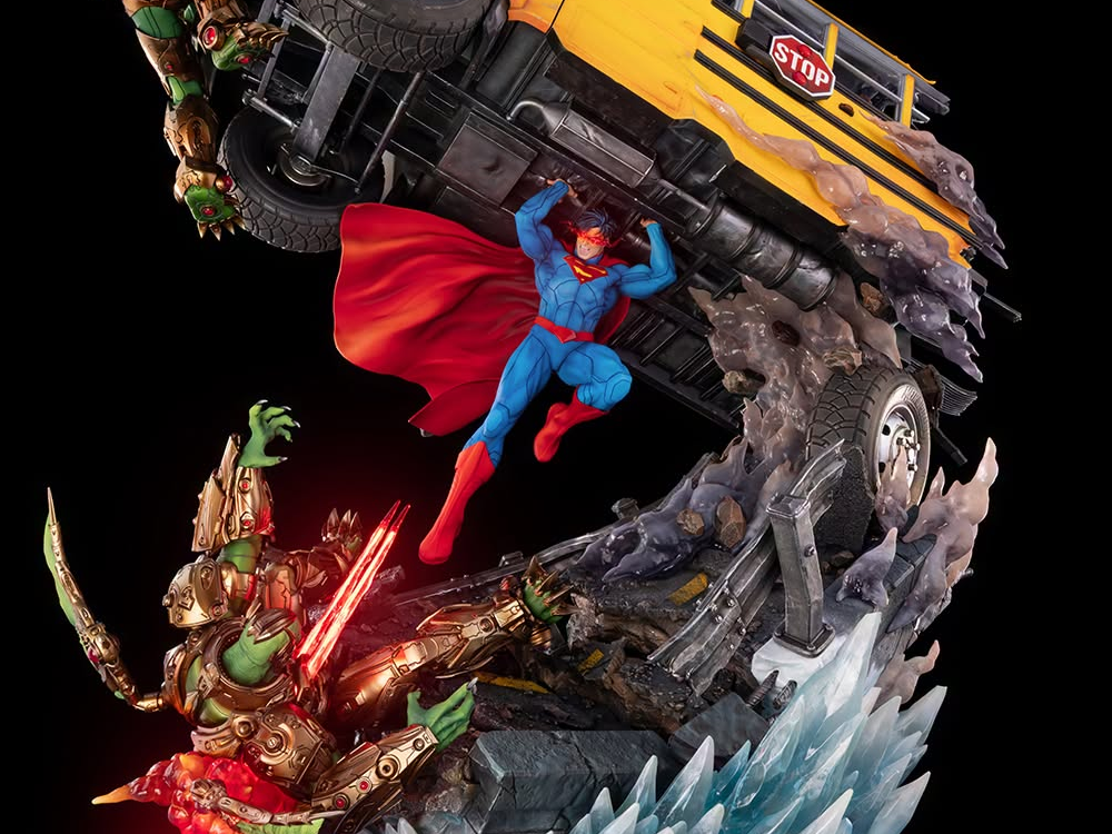 DC Comics HQS Dioramax Superman 1/6 Scale Limited Edition Statue Gallery Image 1