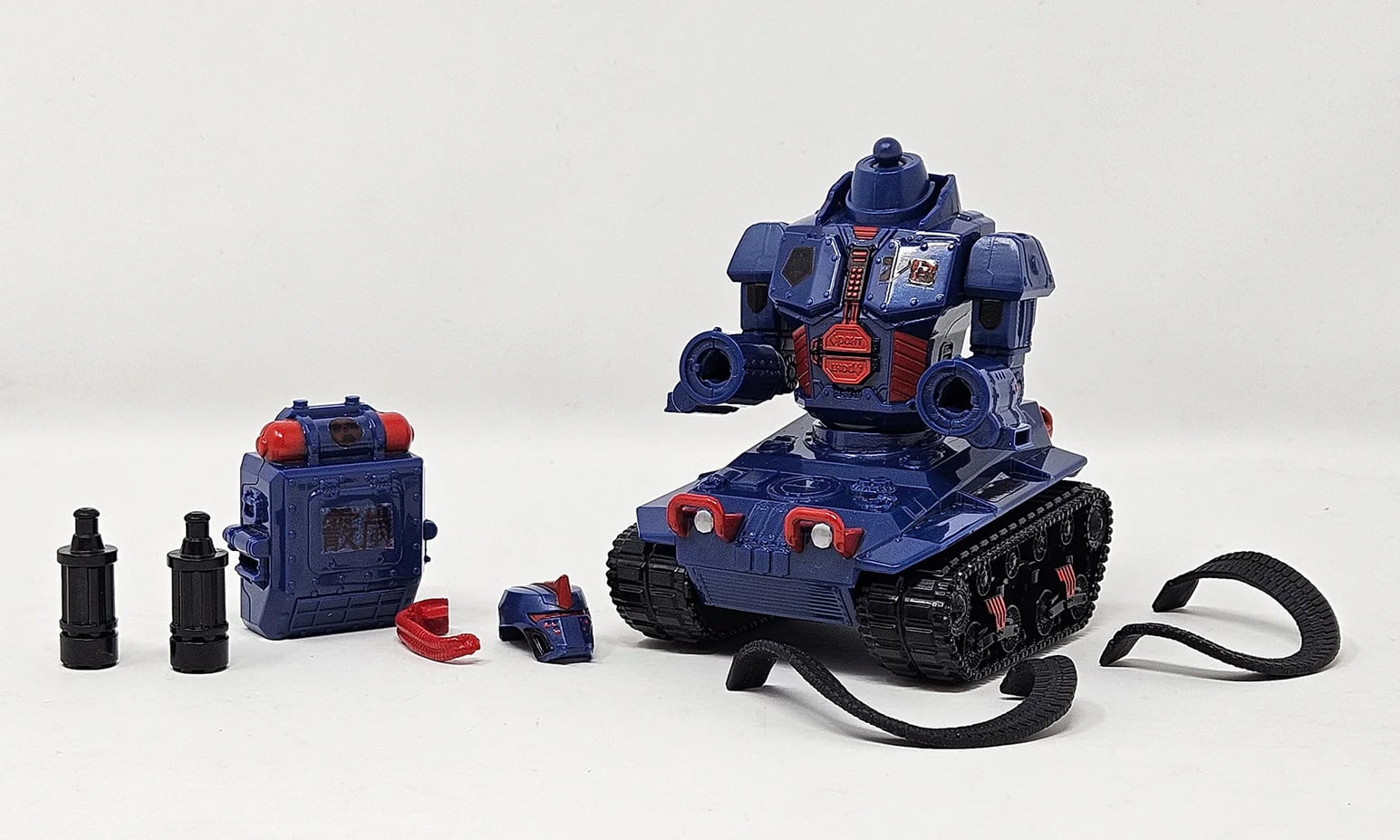 Delta-17: War in the Shadows Hailstorm Unit V-2.02 (Serpent Blue) JoeFest 2025 Exclusive Gallery Image 10