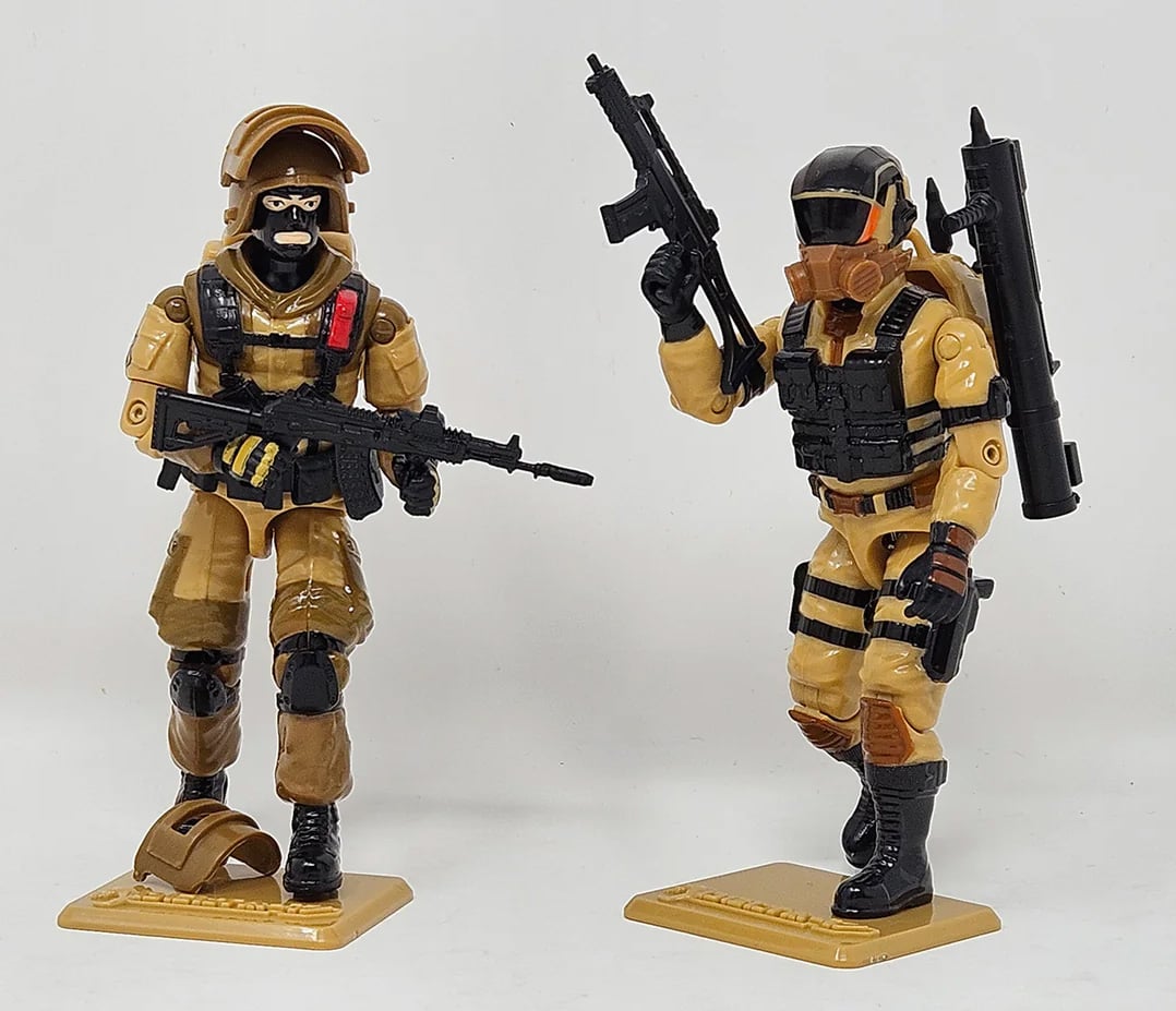 Delta-17: War in the Shadows Retrograd Desert Delta Squad Infantry Trooper & Desert Thunder Battalion JoeFest 2025 Exclusive Action Figure Two-Pack Gallery Image 14