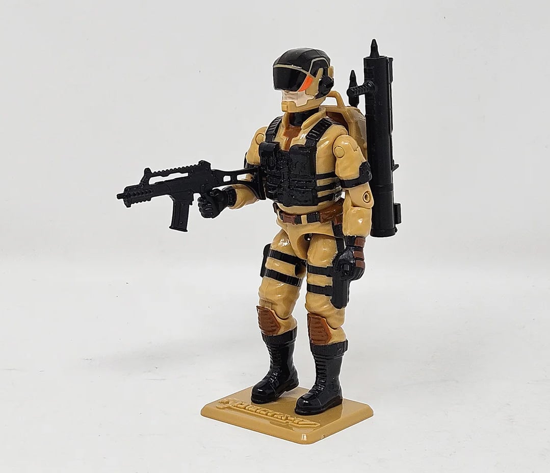 Delta-17: War in the Shadows Retrograd Desert Delta Squad Infantry Trooper & Desert Thunder Battalion JoeFest 2025 Exclusive Action Figure Two-Pack Gallery Image 3