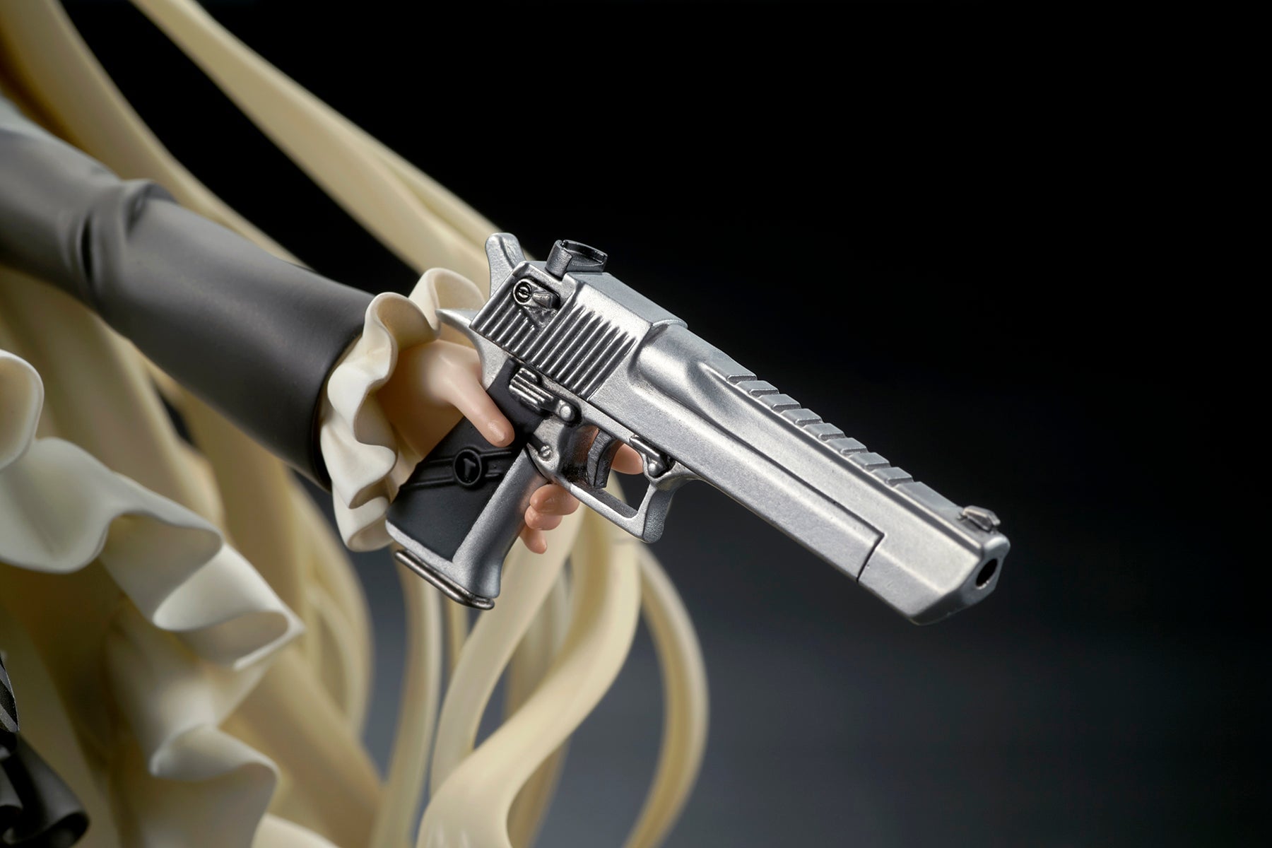 Girls' Frontline Desert Eagle 1/7 Scale Figure Gallery Image 18
