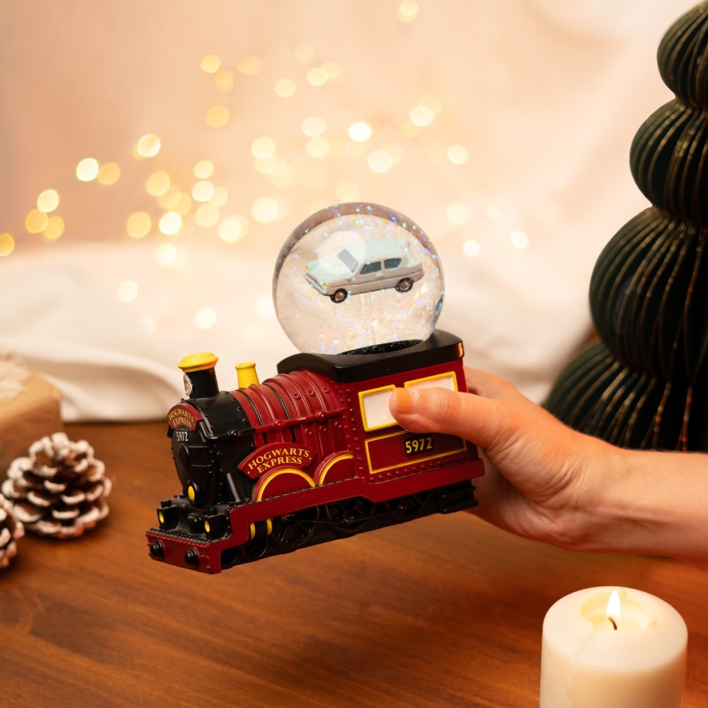 Harry Potter Hogwarts Express Snow Globe Gallery Image 9