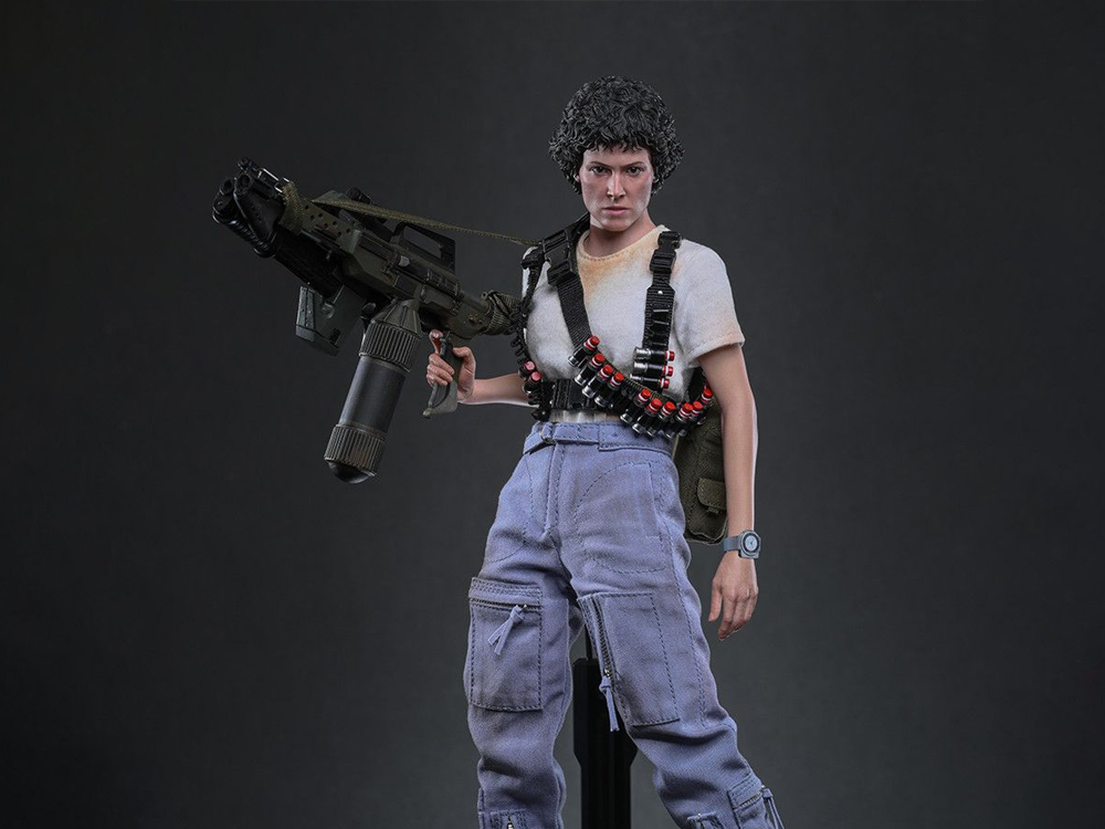Aliens MMS894 Ellen Ripley 1/6th Scale Collectible Figure Gallery Image 1