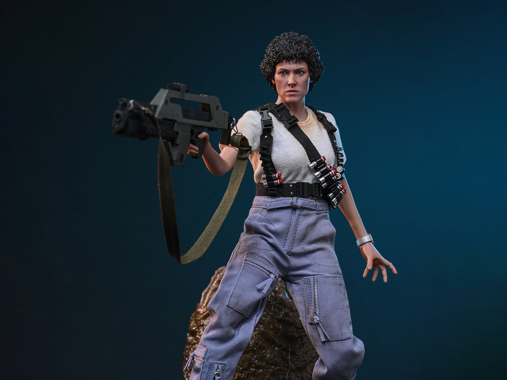 Aliens MMS895 Ellen Ripley (Deluxe Ver.) 1/6th Scale Collectible Figure Gallery Image 1