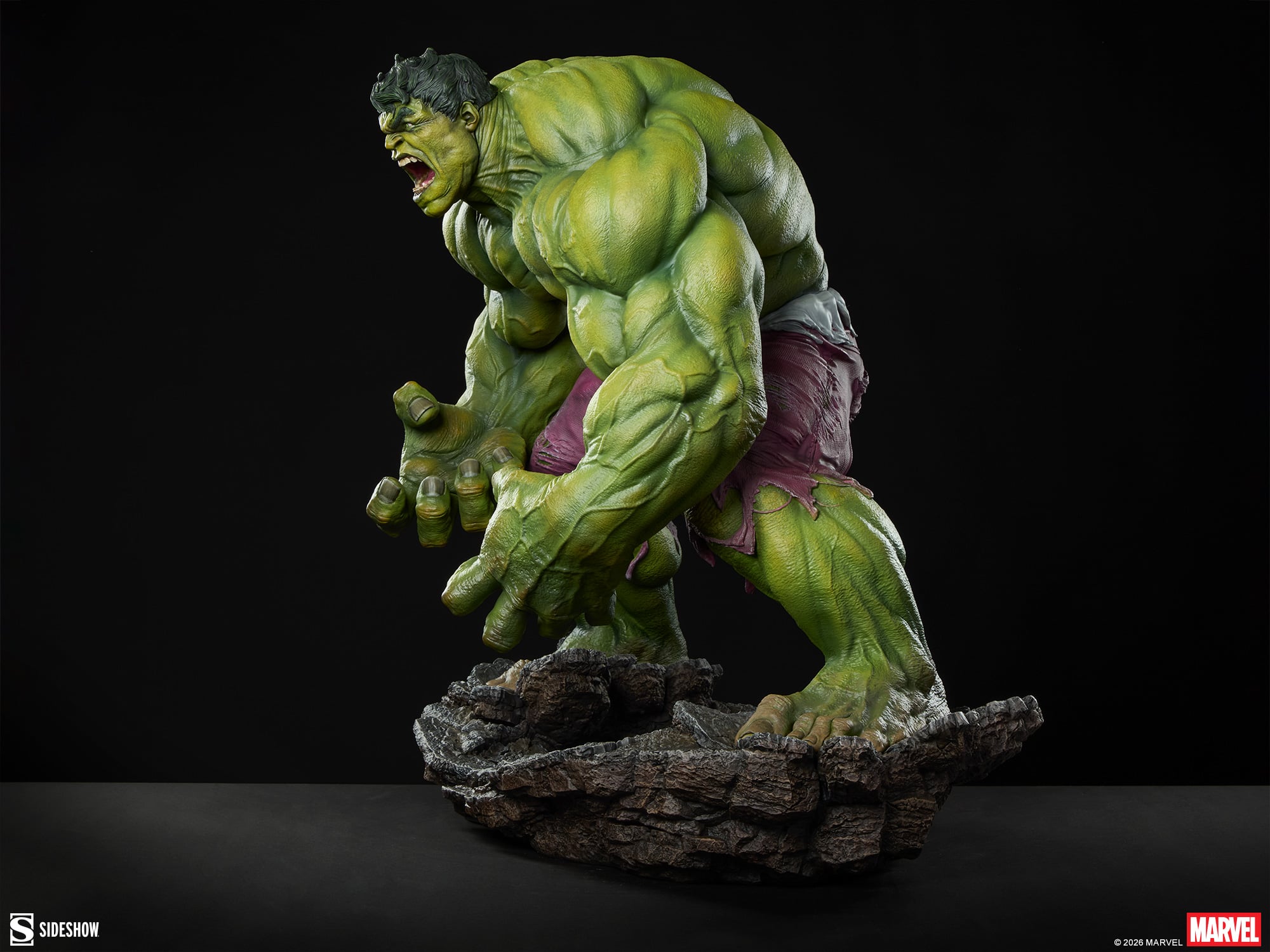 Marvel Premium Format Hulk Statue Gallery Image 12