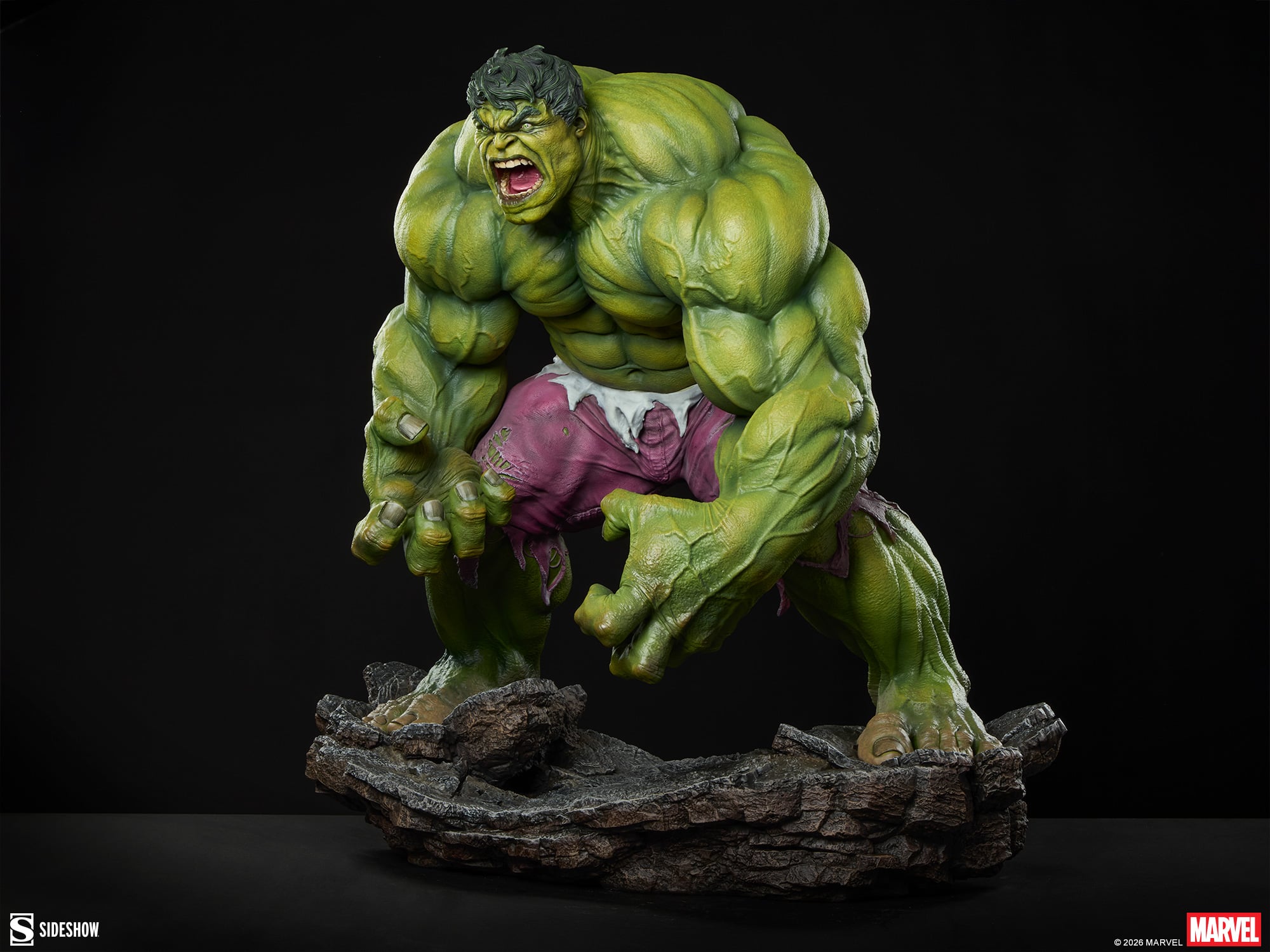 Marvel Premium Format Hulk Statue Gallery Image 11
