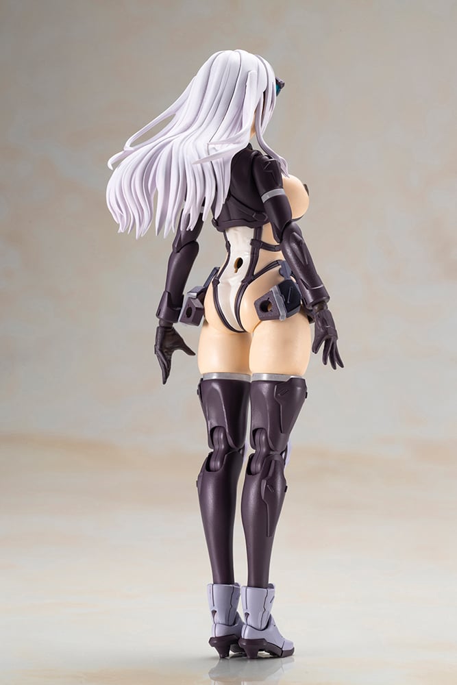 Front Mission Zenith Girl (Gray Ver.) Model Kit Gallery Image 12
