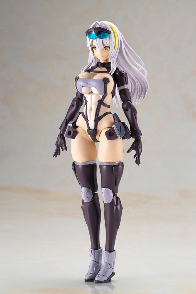 Front Mission Zenith Girl (Gray Ver.) Model Kit Gallery Image 10