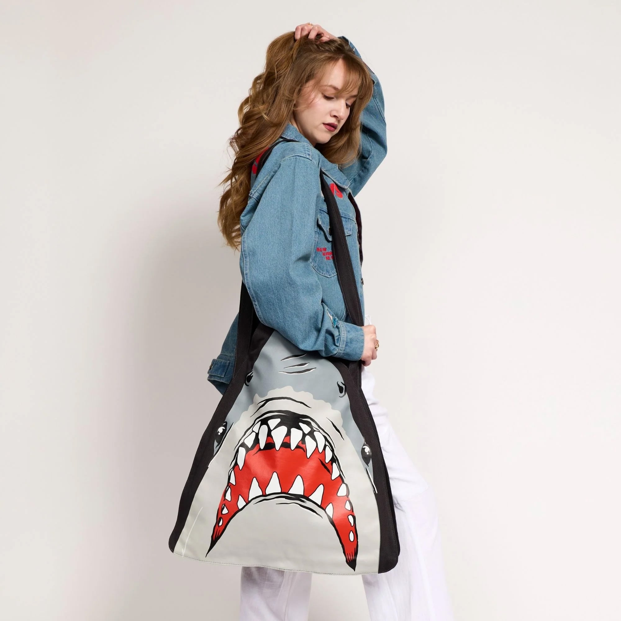 Jaws Oversized Tote Gallery Image 4