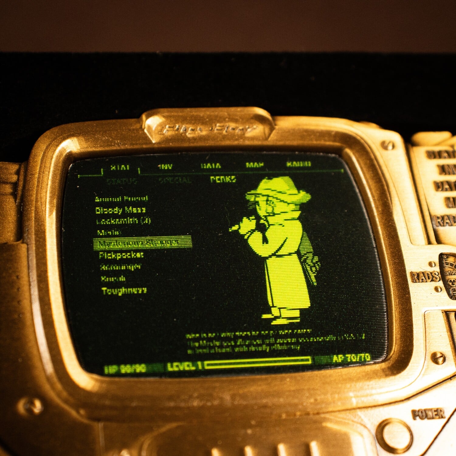 Fallout Pip Boy 3000 Mk IV (Mysterious Stranger) Limited Edition Lenticular Ingot Gallery Image 13