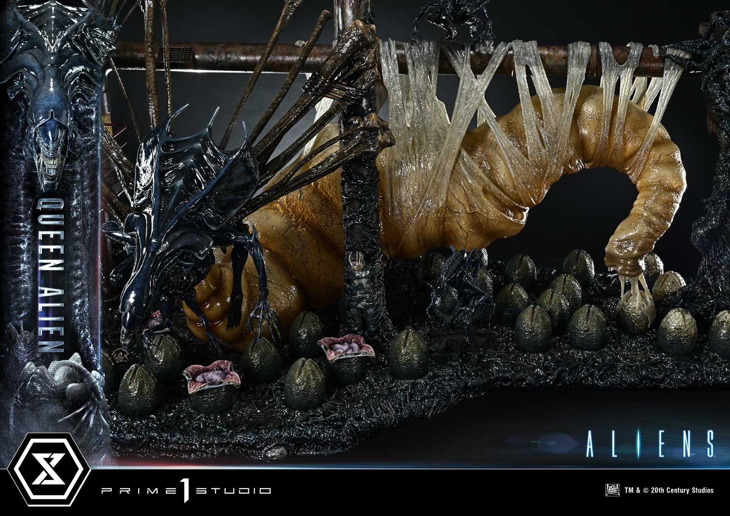 Aliens Ultimate Diorama Masterline Alien Queen Statue