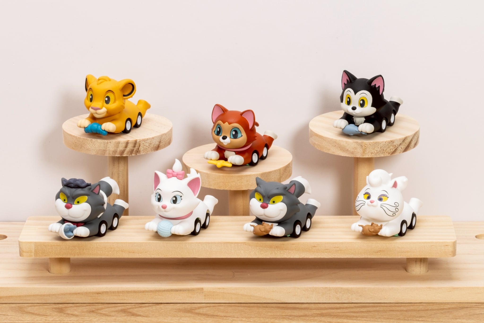 Disney MEA-125 Cats Pounce & Go Series Set of 6 Random Pull Back Cars Gallery Image 3