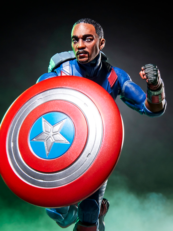 Avengers: Doomsday Marvel Legends Captain America (Sam Wilson) Action Figure Gallery Image 2