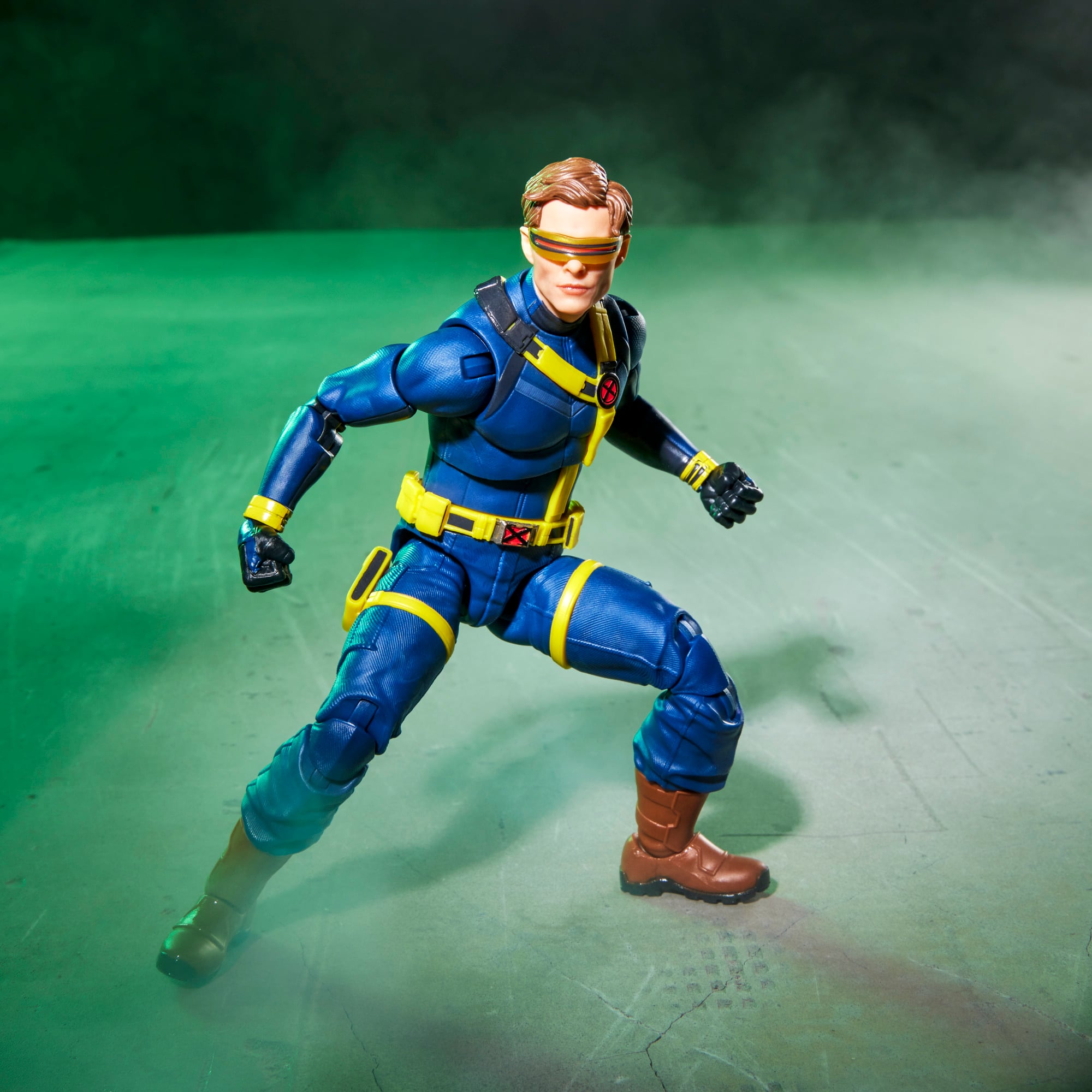 Avengers: Doomsday Marvel Legends Cyclops Action Figure Gallery Image 5