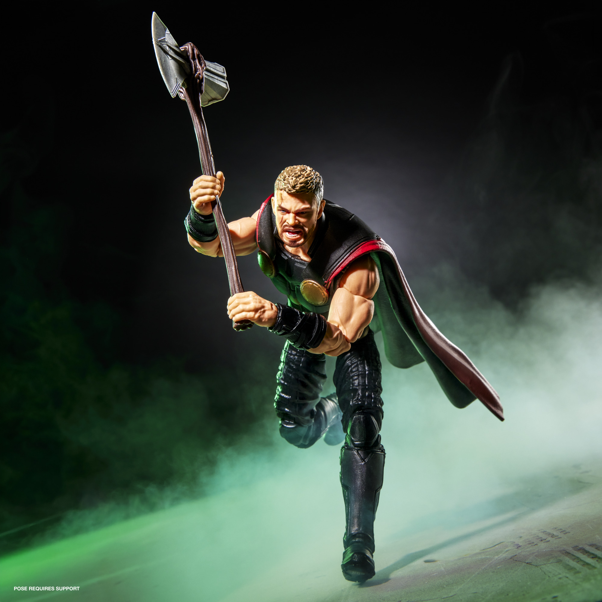 Avengers: Doomsday Marvel Legends Thor Action Figure Gallery Image 4