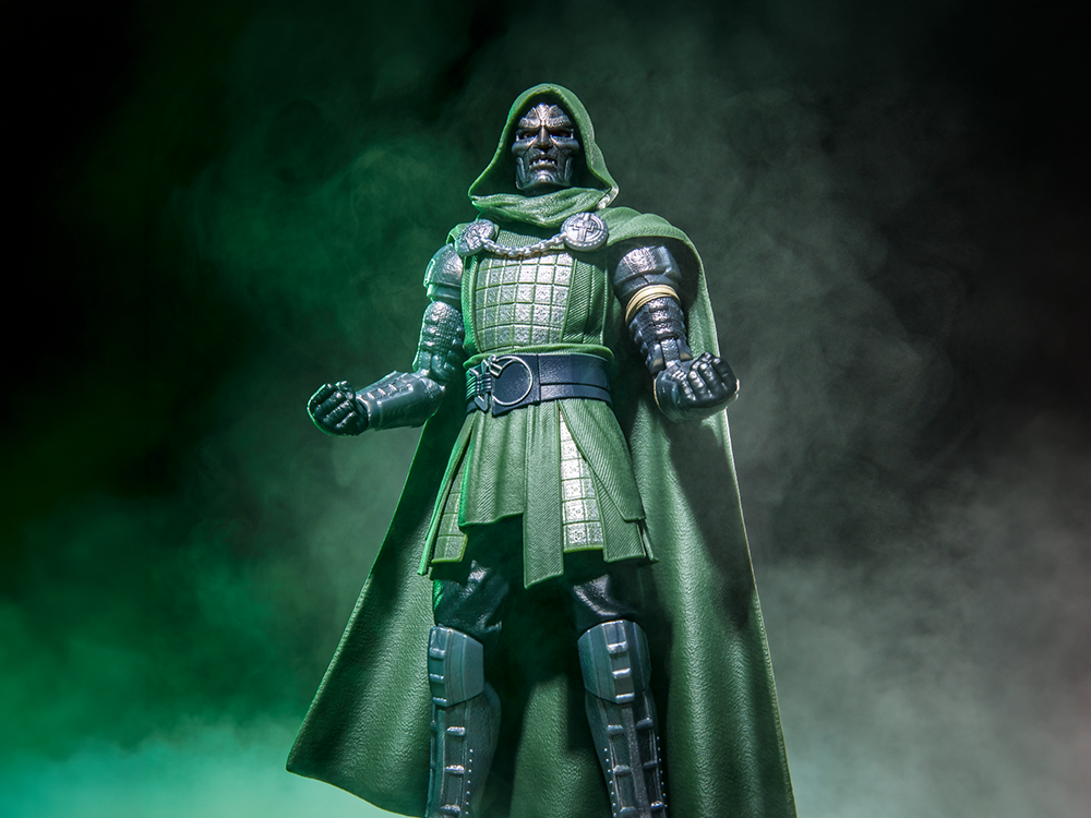 Avengers: Doomsday Marvel Legends Doctor Doom Action Figure Gallery Image 1