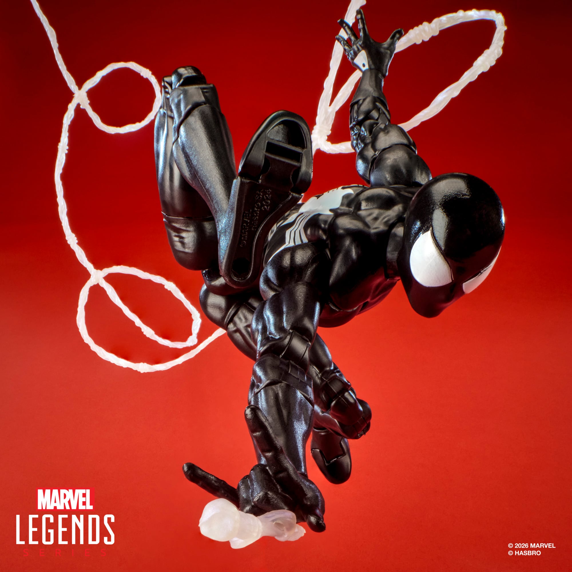 Marvel Legends Maximum Series Spider-Man (Symbiote) Action Figure Gallery Image 6