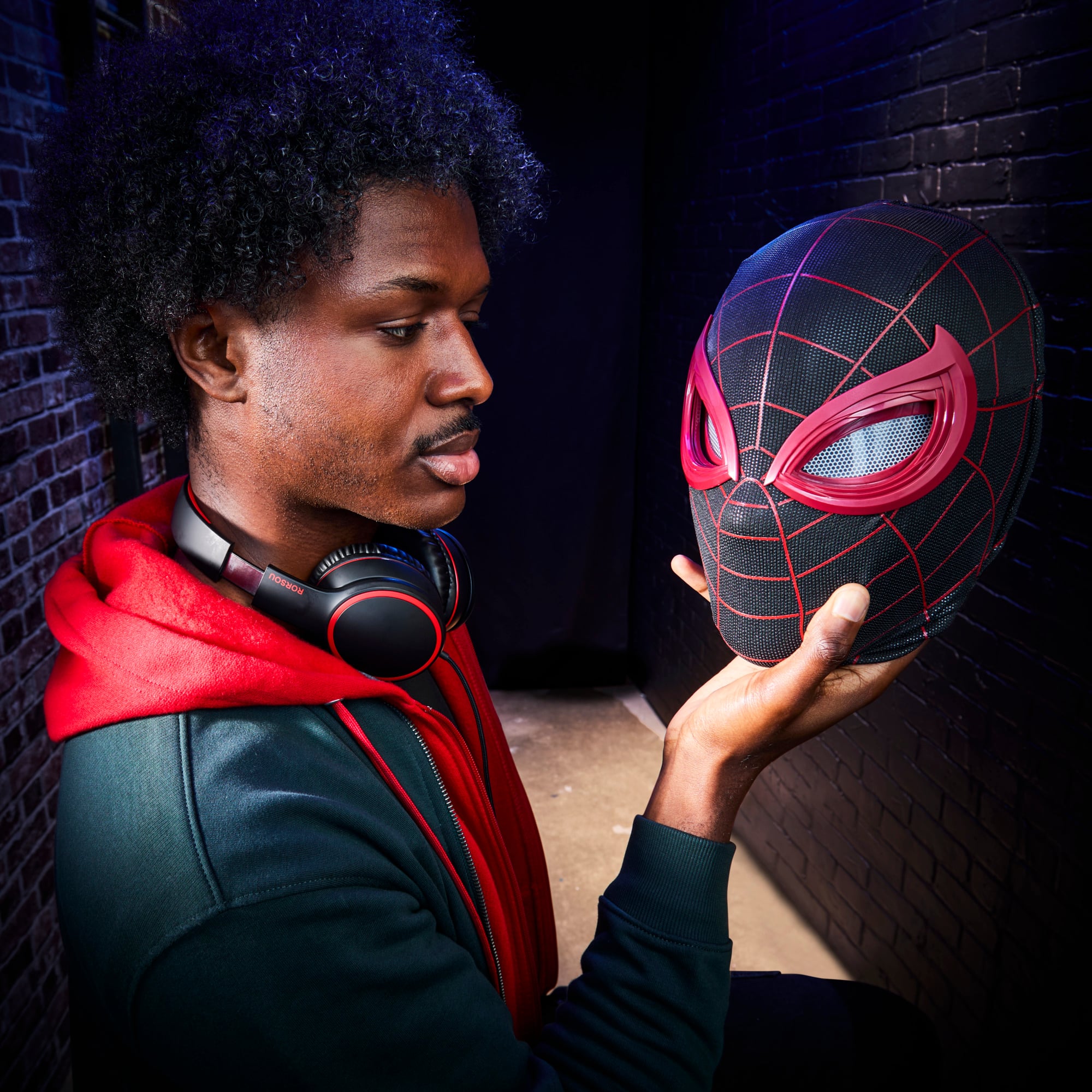 Marvel's Spider-Man 2 Marvel Legends Miles Morales 1:1 Scale Wearable Mask Gallery Image 12