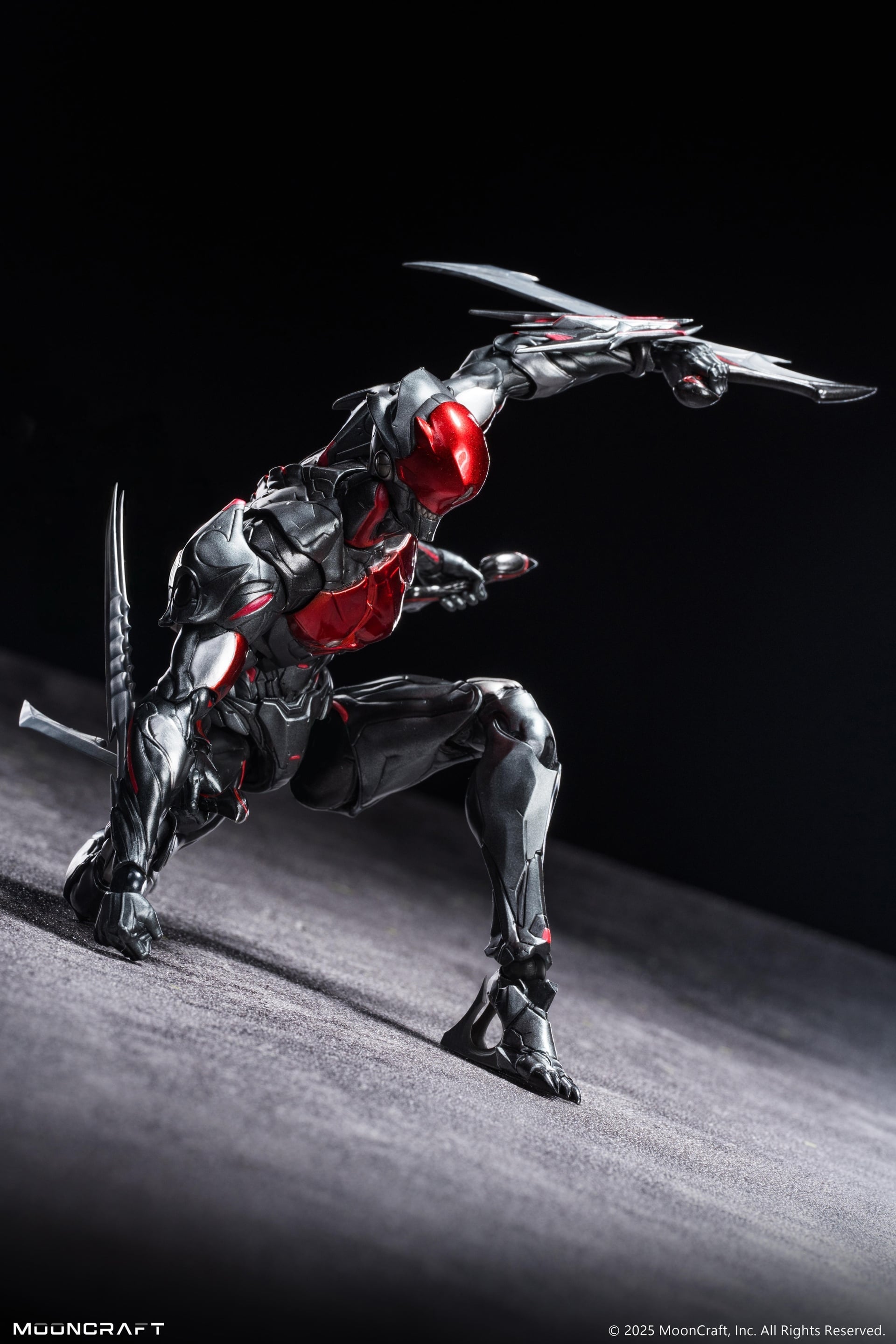 DawnBlade DB-01 Commander Norn Sahr Action Figure (With Bonus) Gallery Image 5