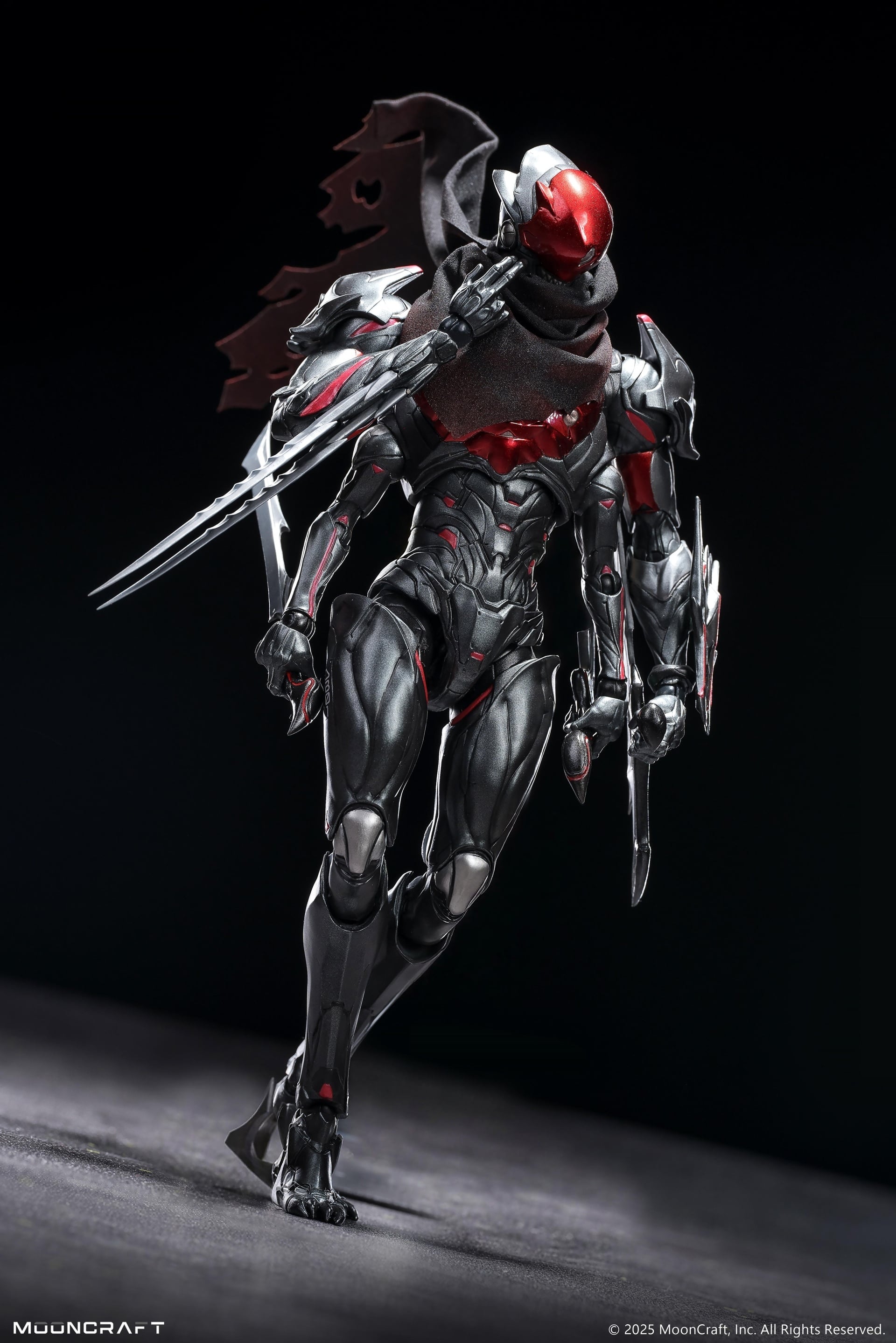 DawnBlade DB-01 Commander Norn Sahr Action Figure (With Bonus) Gallery Image 4