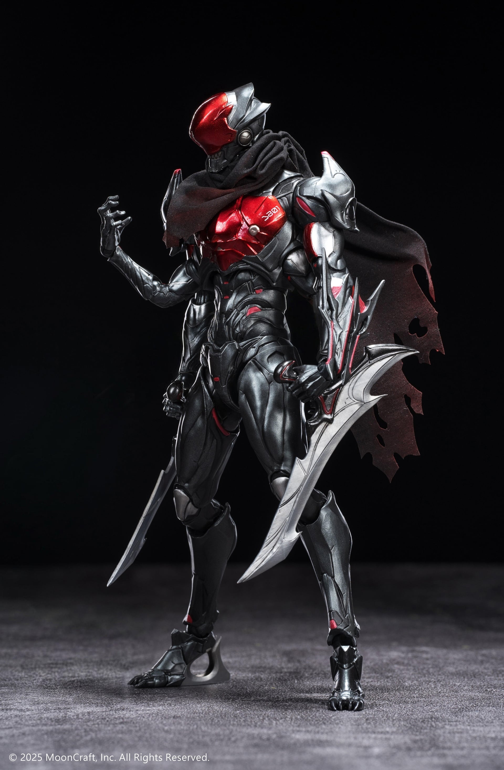 DawnBlade DB-01 Commander Norn Sahr Action Figure (With Bonus) Gallery Image 3