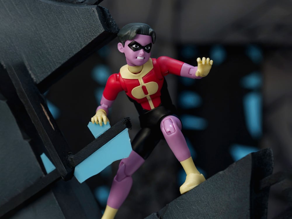 Invincible Kid Omni-Man 1/12 Scale Action Figure Gallery Image 1