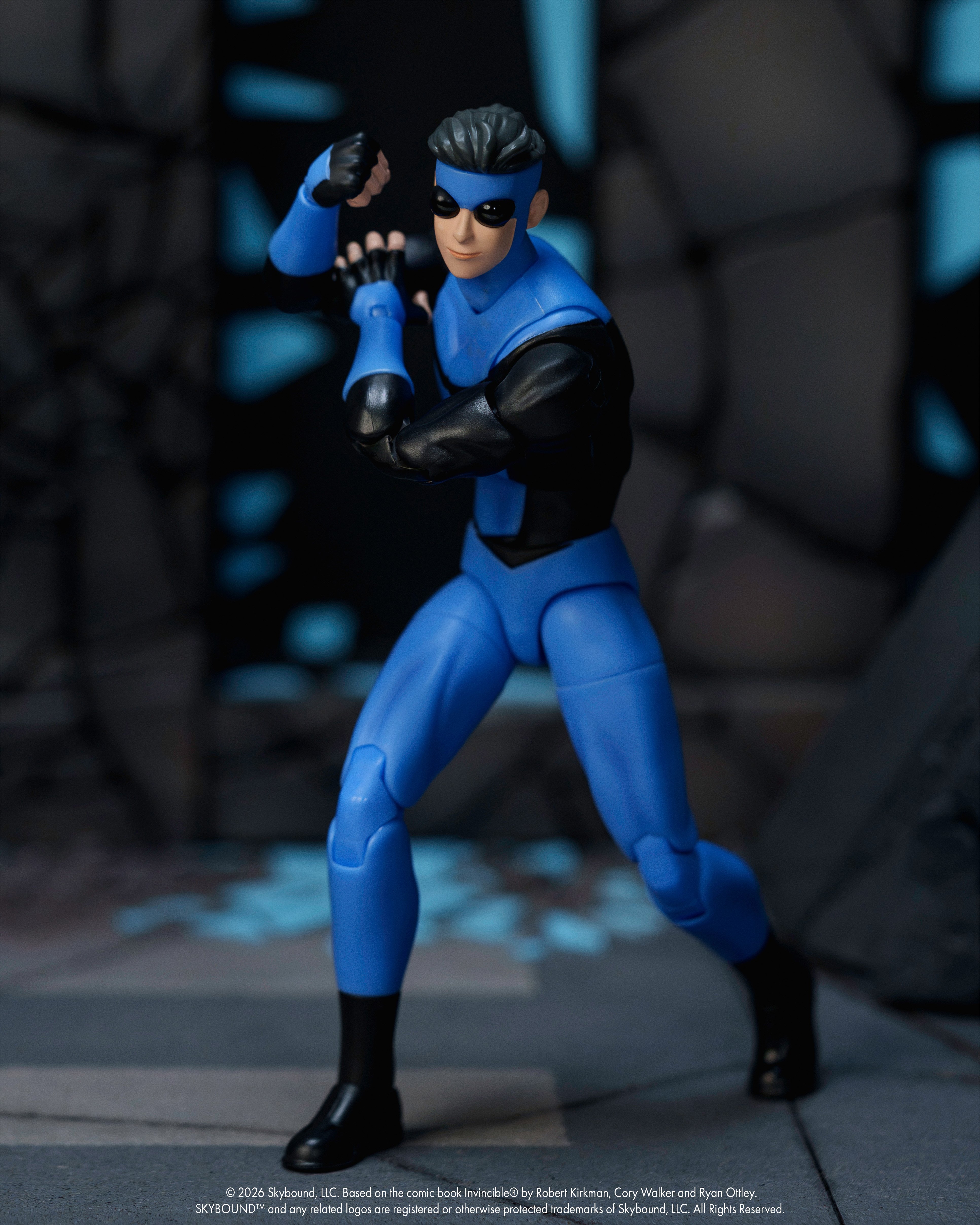 Invincible Invincible 1/12 Scale Action Figure Gallery Image 4