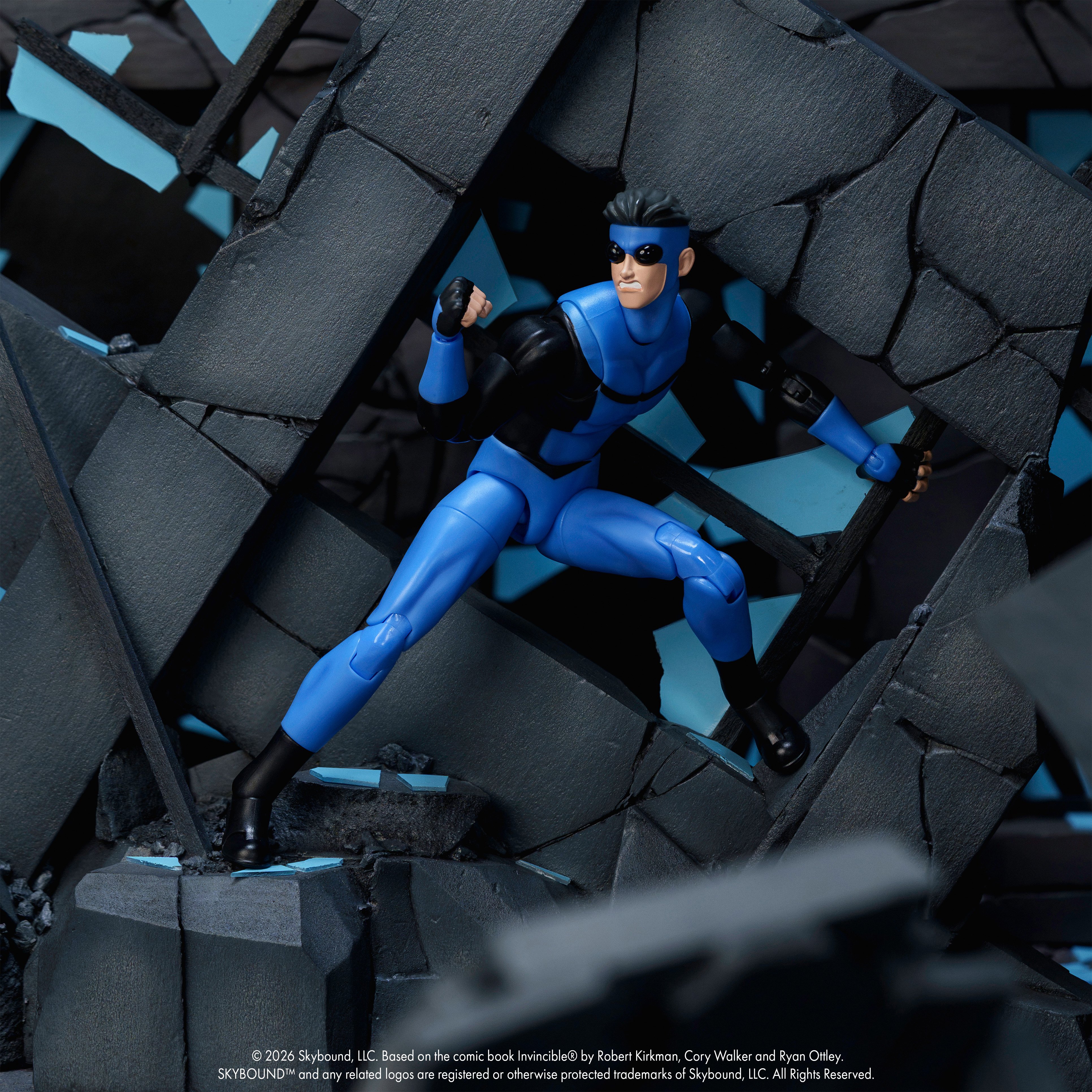 Invincible Invincible 1/12 Scale Action Figure Gallery Image 8