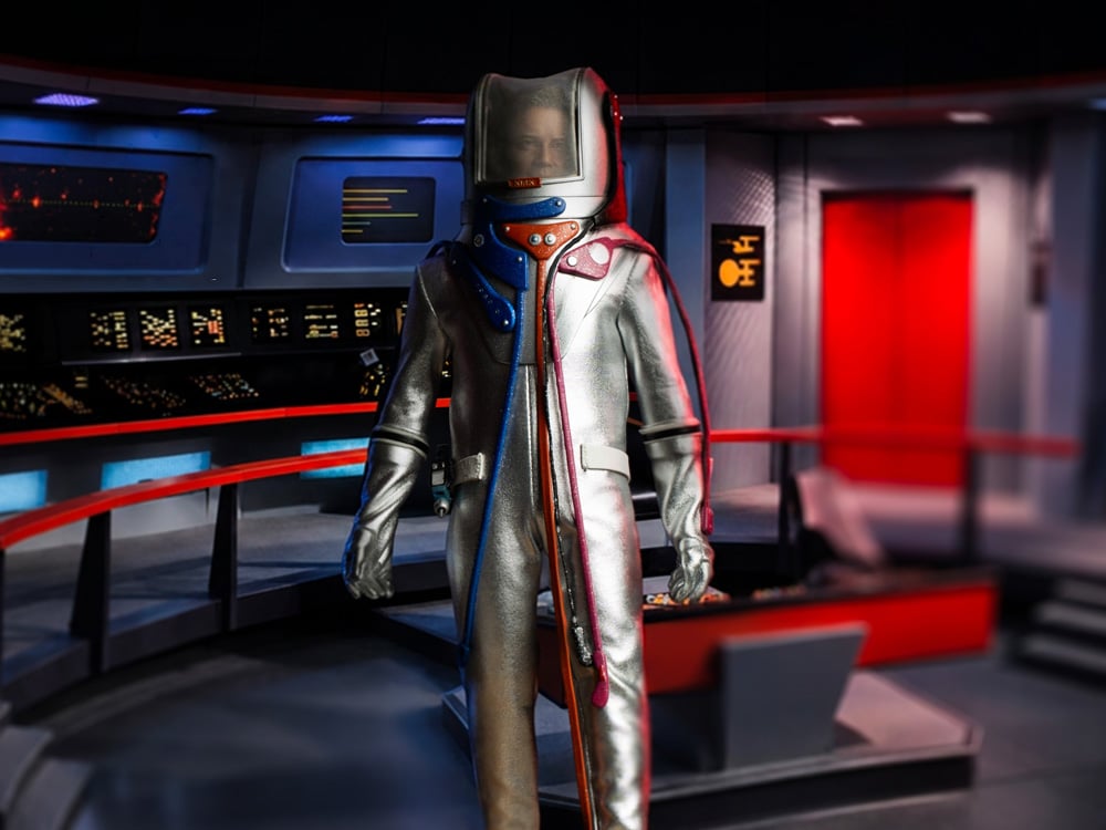Image of Star Trek: The Original Series Captain James T. Kirk (Environmental Spacesuit) 1/6 Scale Action Figure