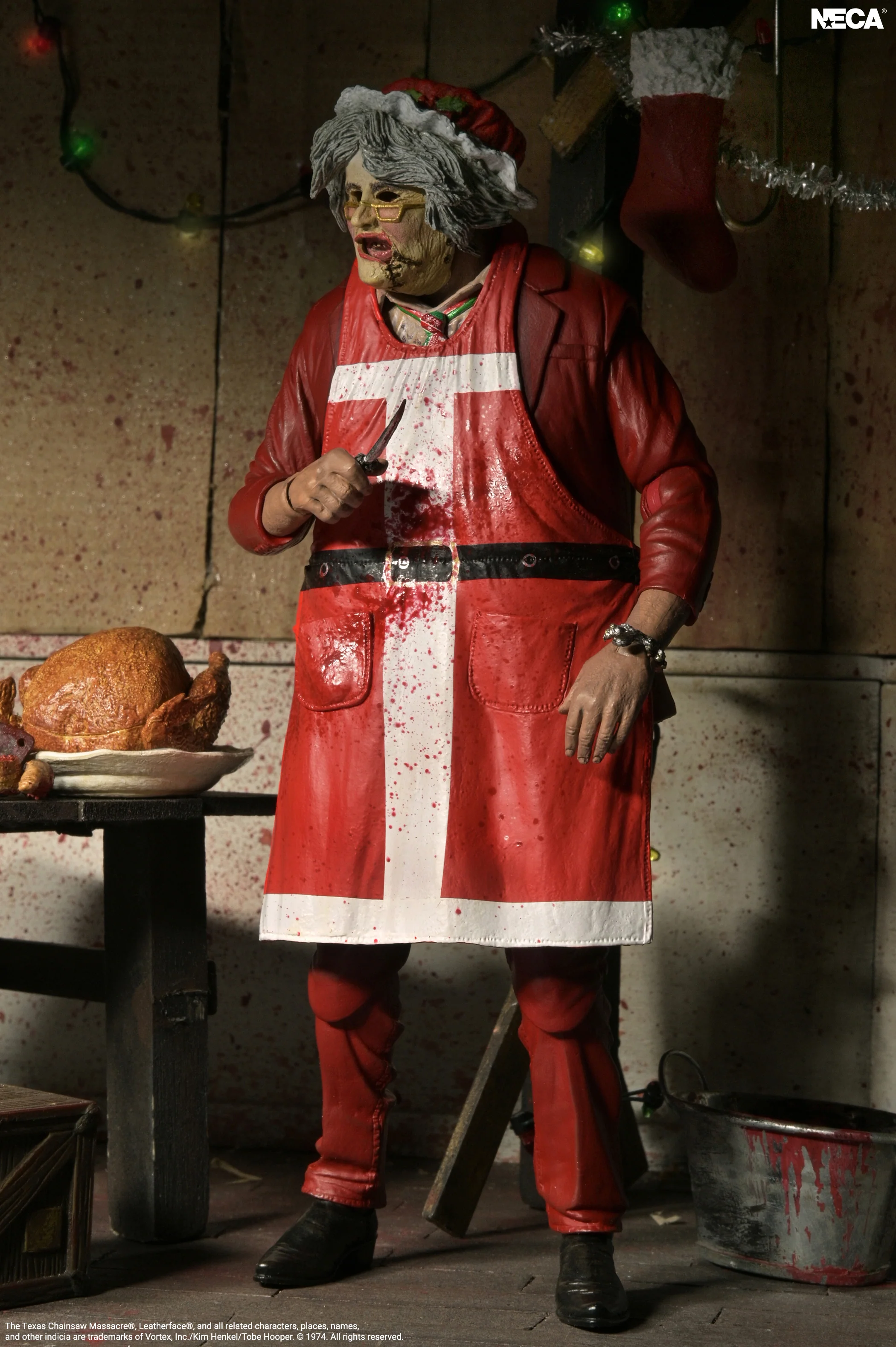 The Texas Chainsaw Massacre Ultimate Santa Leatherface Action Figure Gallery Image 11