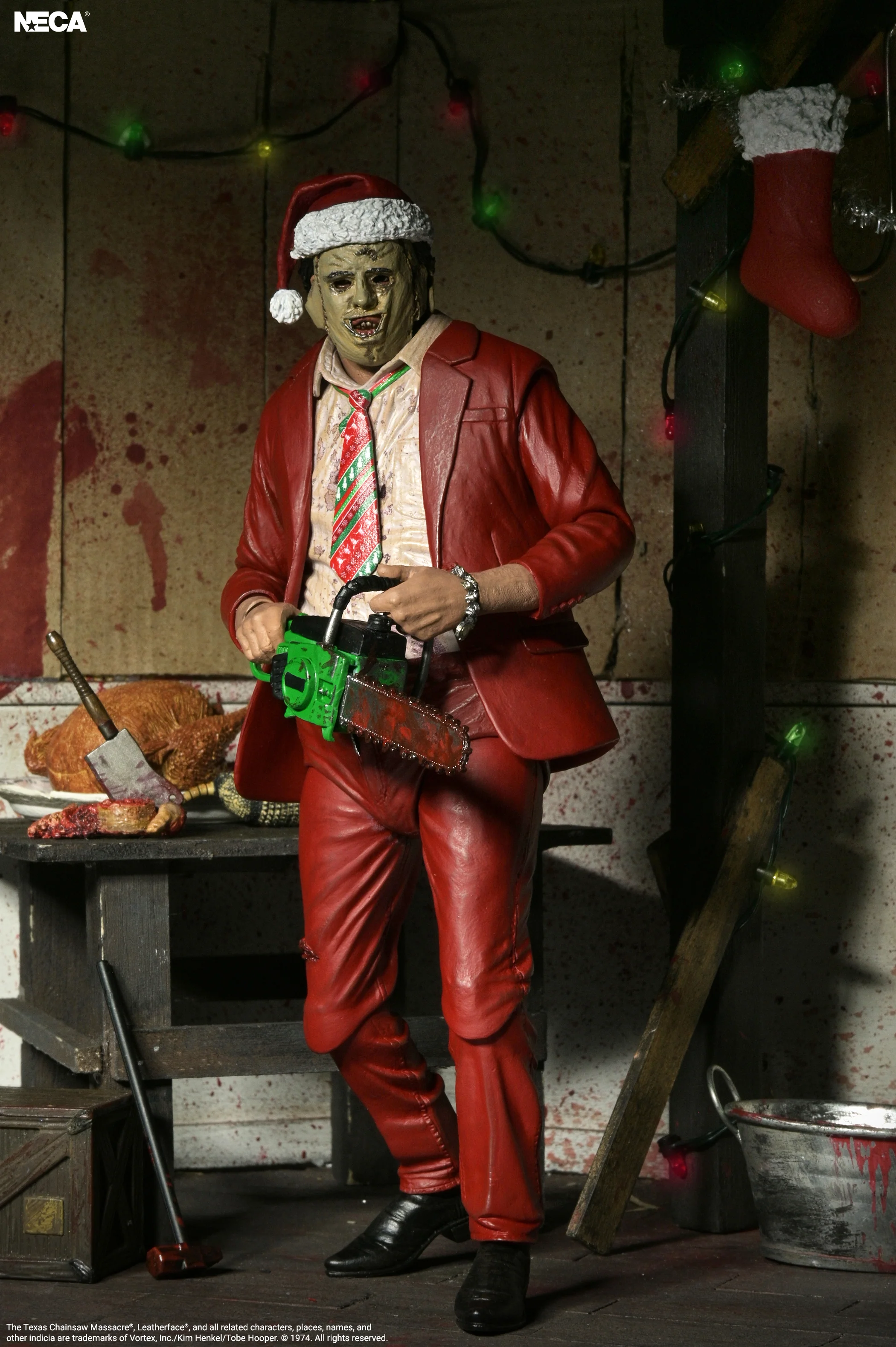 The Texas Chainsaw Massacre Ultimate Santa Leatherface Action Figure Gallery Image 7
