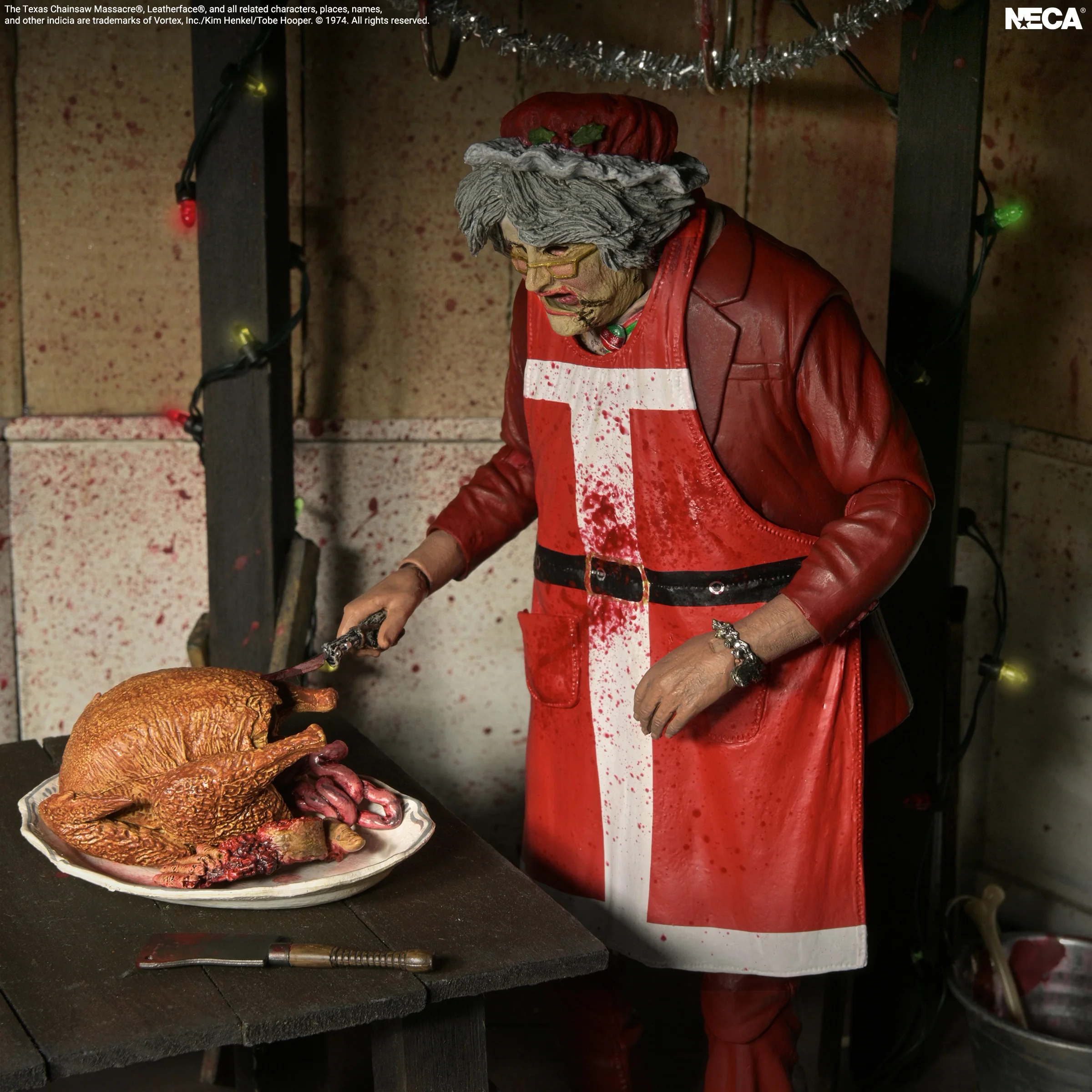 The Texas Chainsaw Massacre Ultimate Santa Leatherface Action Figure Gallery Image 12