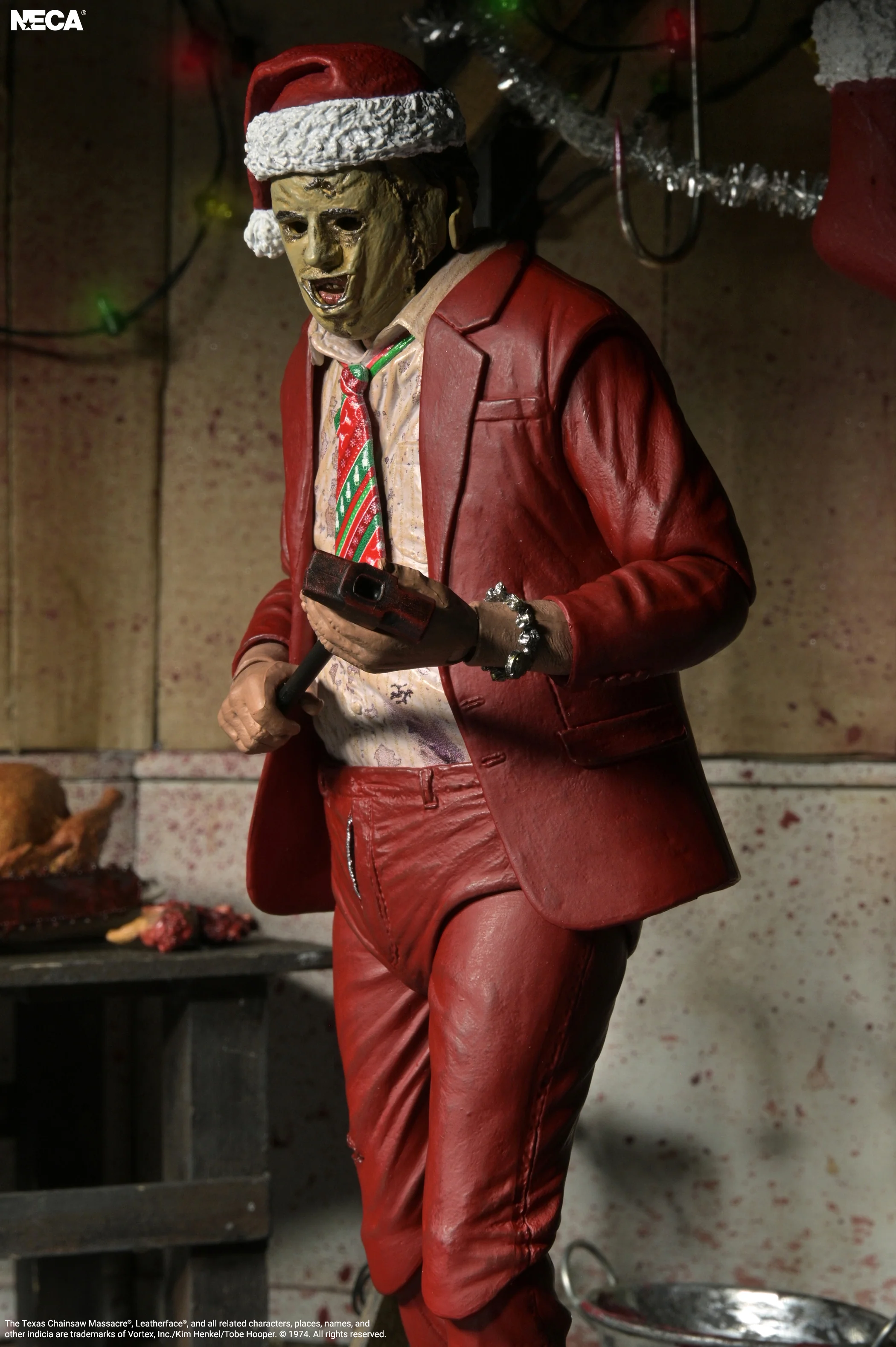 The Texas Chainsaw Massacre Ultimate Santa Leatherface Action Figure Gallery Image 6