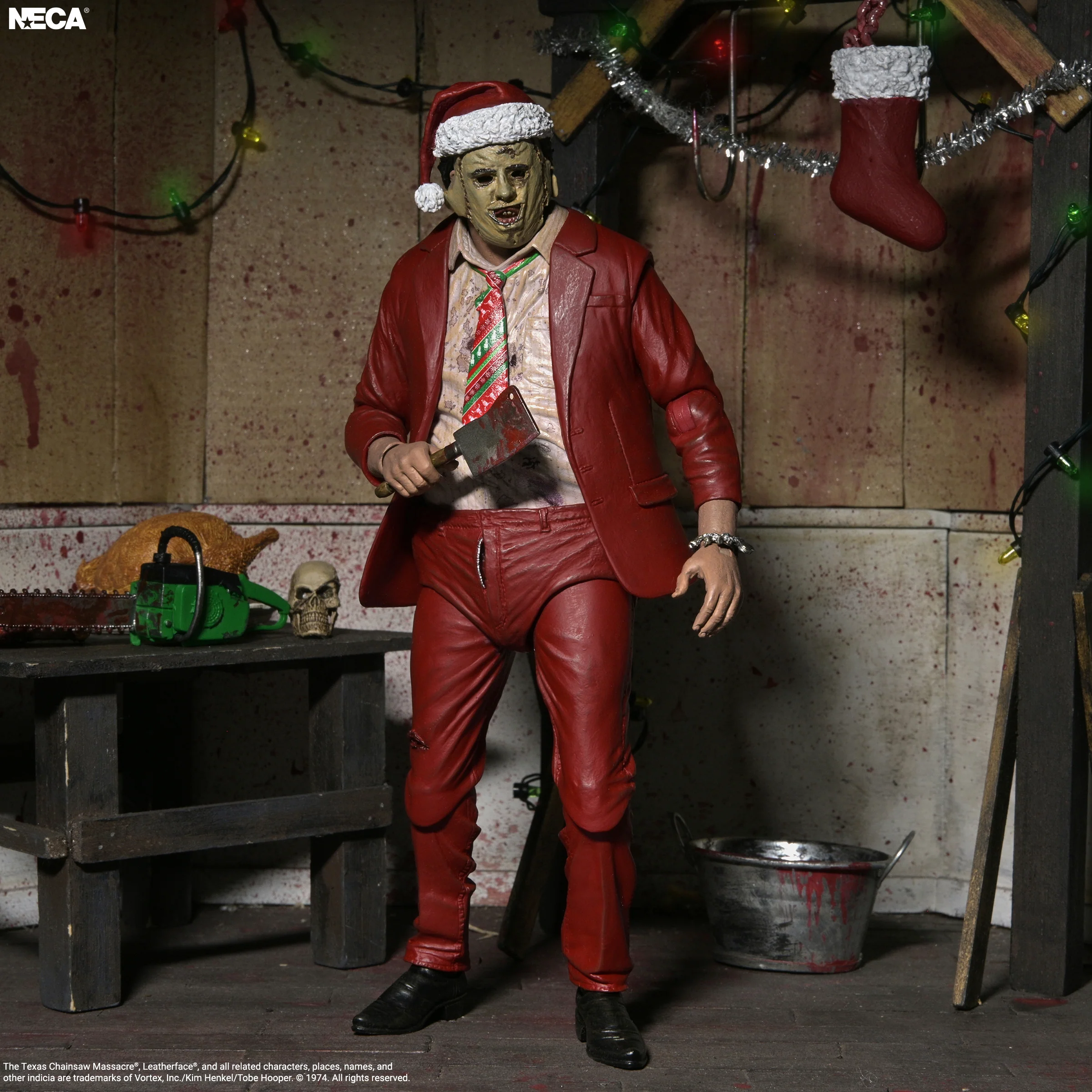 The Texas Chainsaw Massacre Ultimate Santa Leatherface Action Figure Gallery Image 3