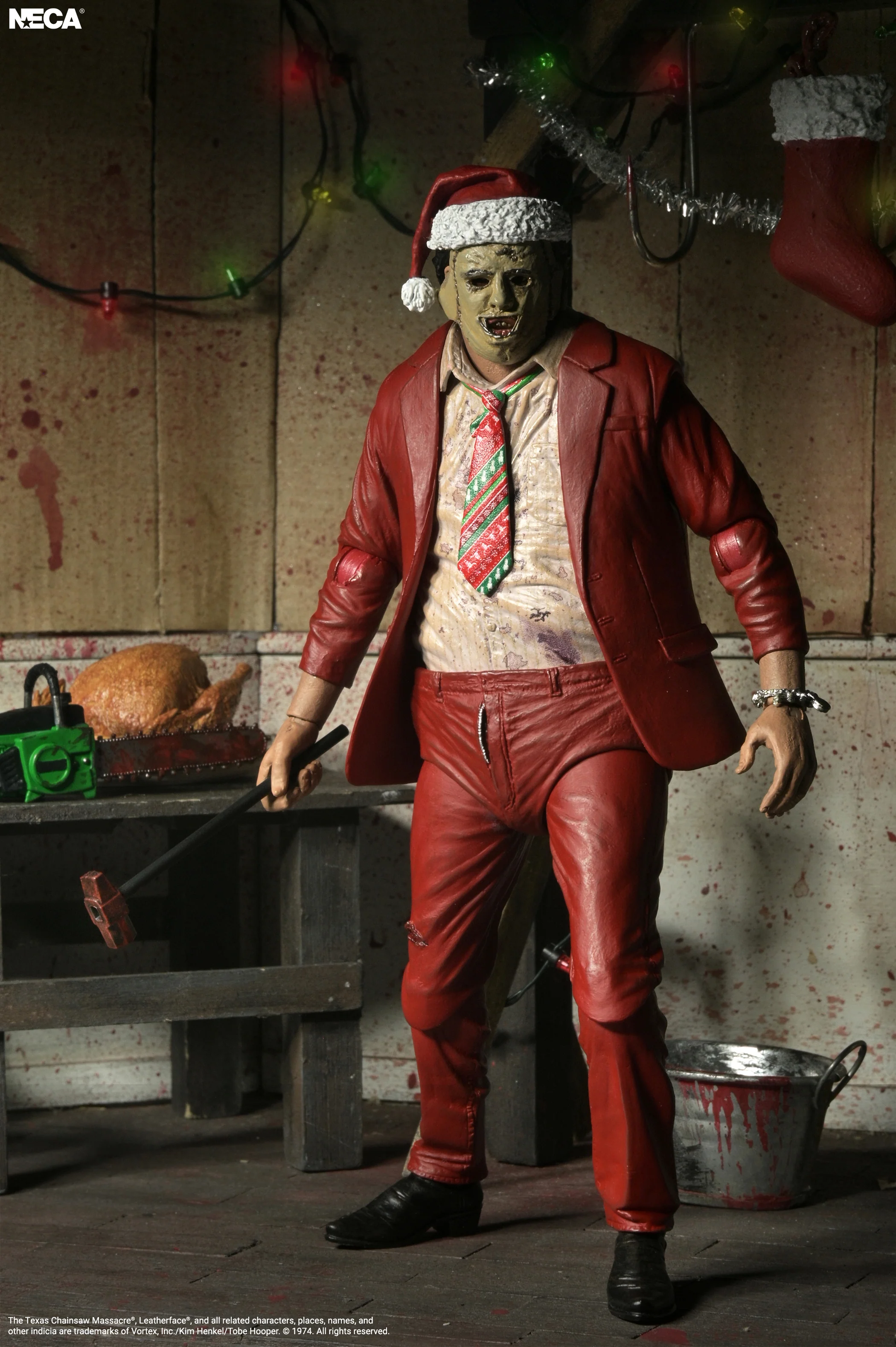 The Texas Chainsaw Massacre Ultimate Santa Leatherface Action Figure Gallery Image 5