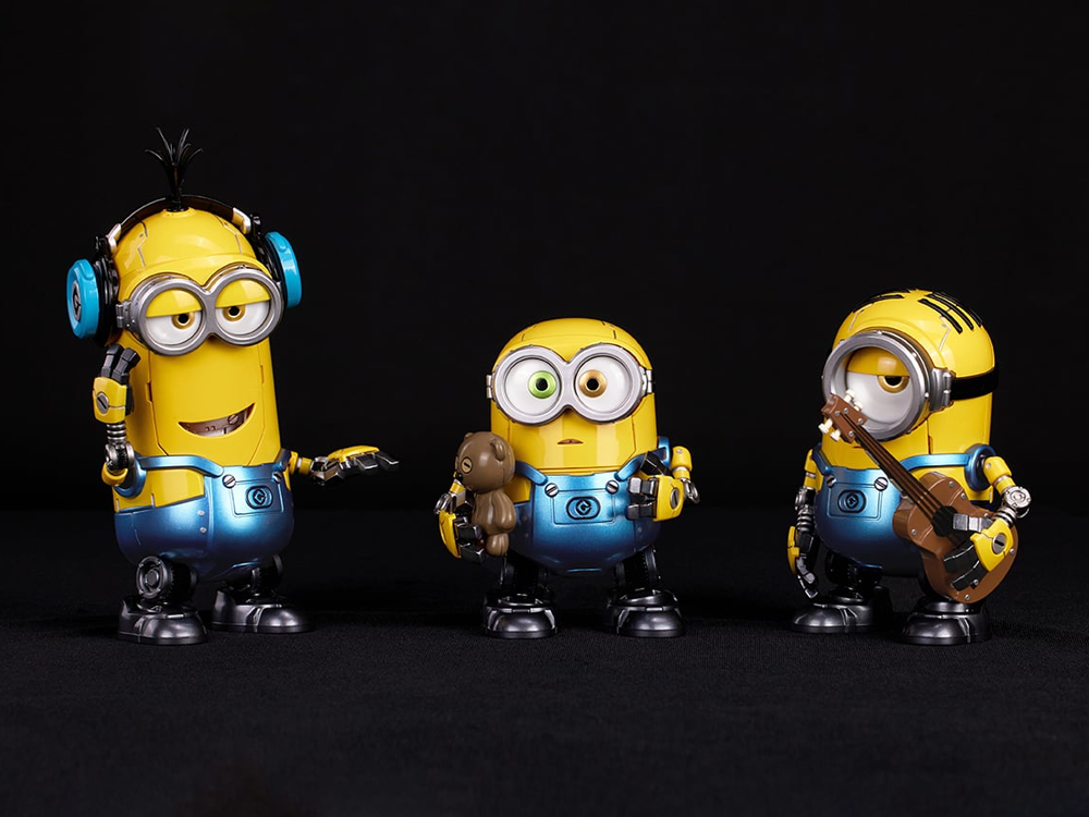 Minions Carbotix Pop Bob, Stuart & Kevin (Deluxe Ver.) Action Figure Three-Pack Gallery Image 1