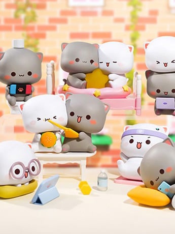Mitao Cat Series Season 4 Love is Like a Peach Random Vinyl Figure
