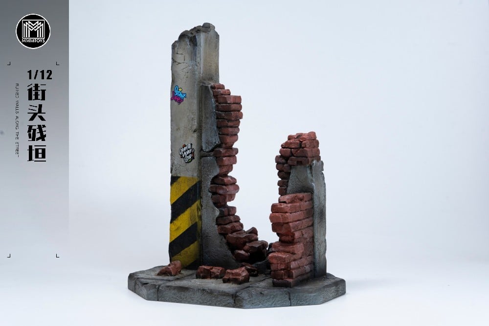 Ruined Walls Along the Street 1/12 Scale Diorama Gallery Image 6
